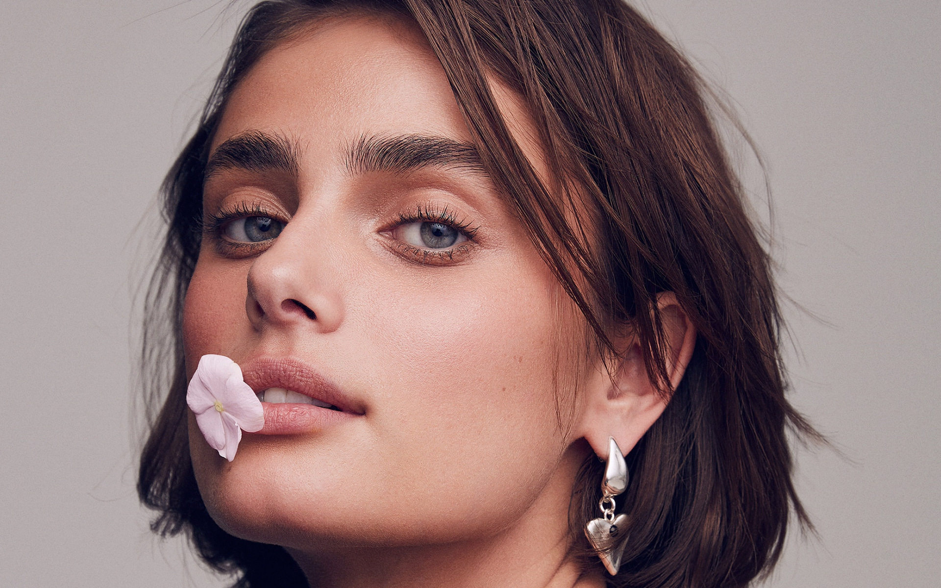 Taylor Hill Photoshoot 2021 Wallpapers