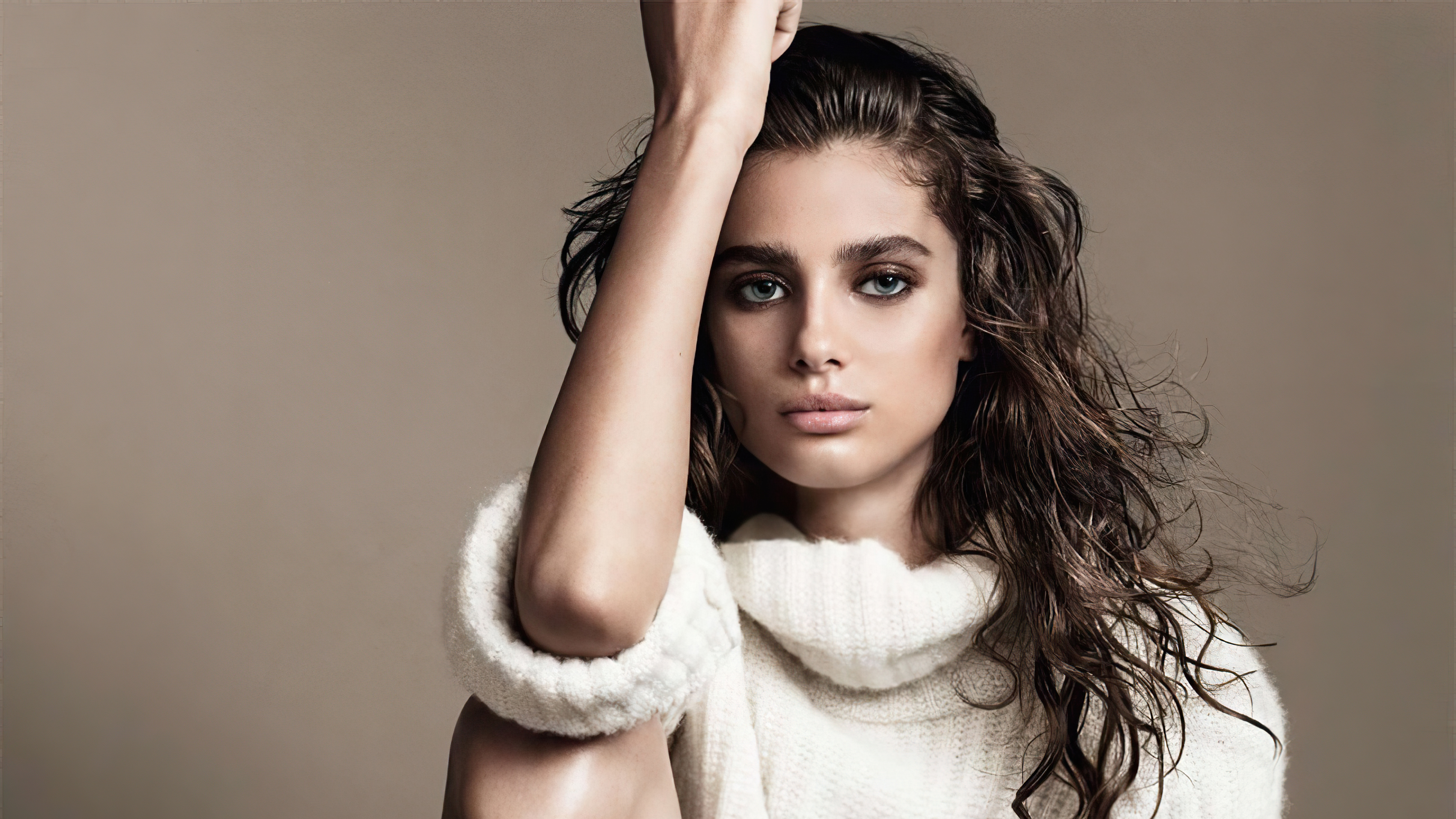 Taylor Hill Wallpapers