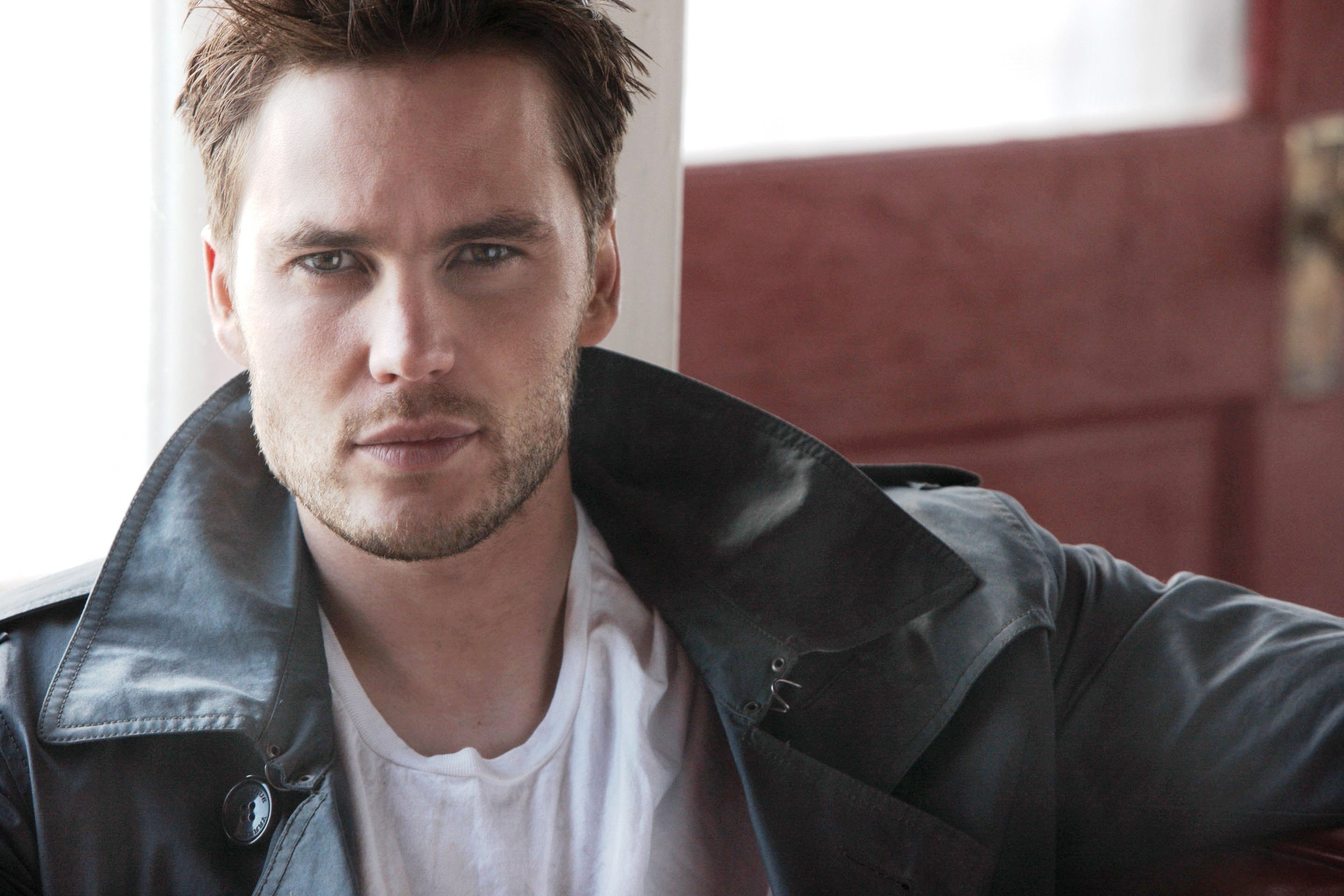 Taylor Kitsch Pics Wallpapers