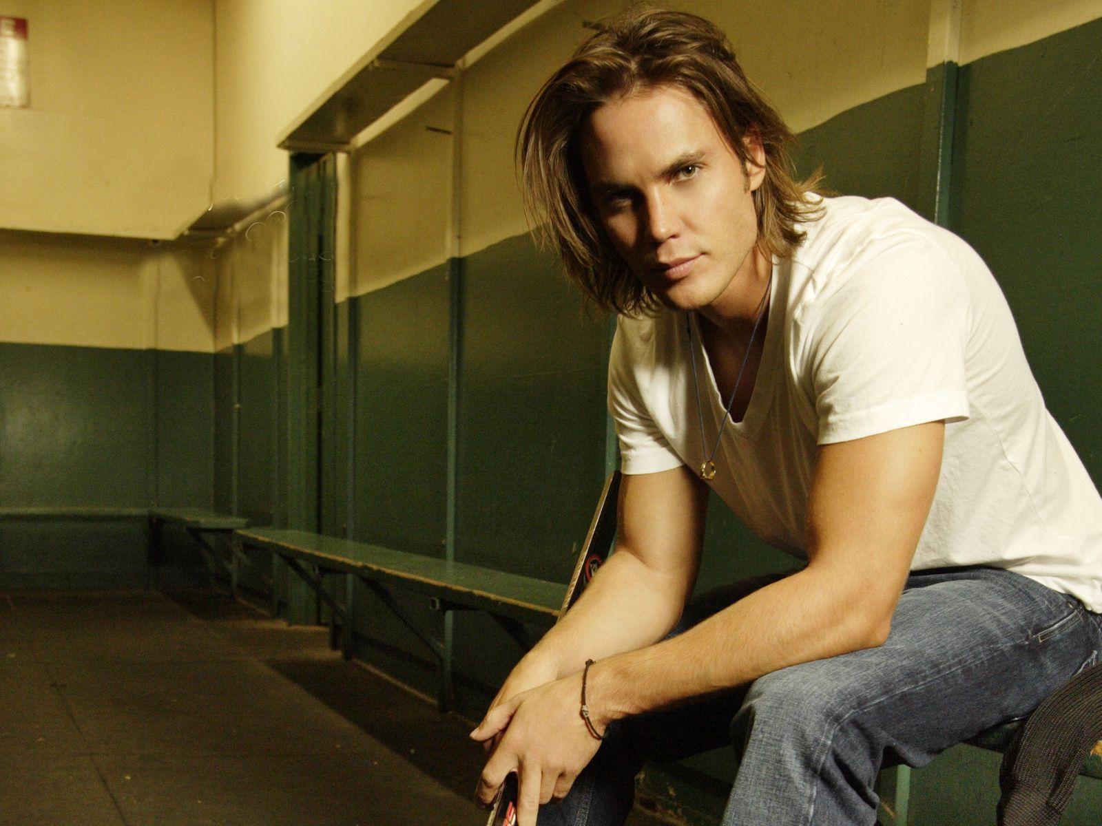 Taylor Kitsch Wallpapers