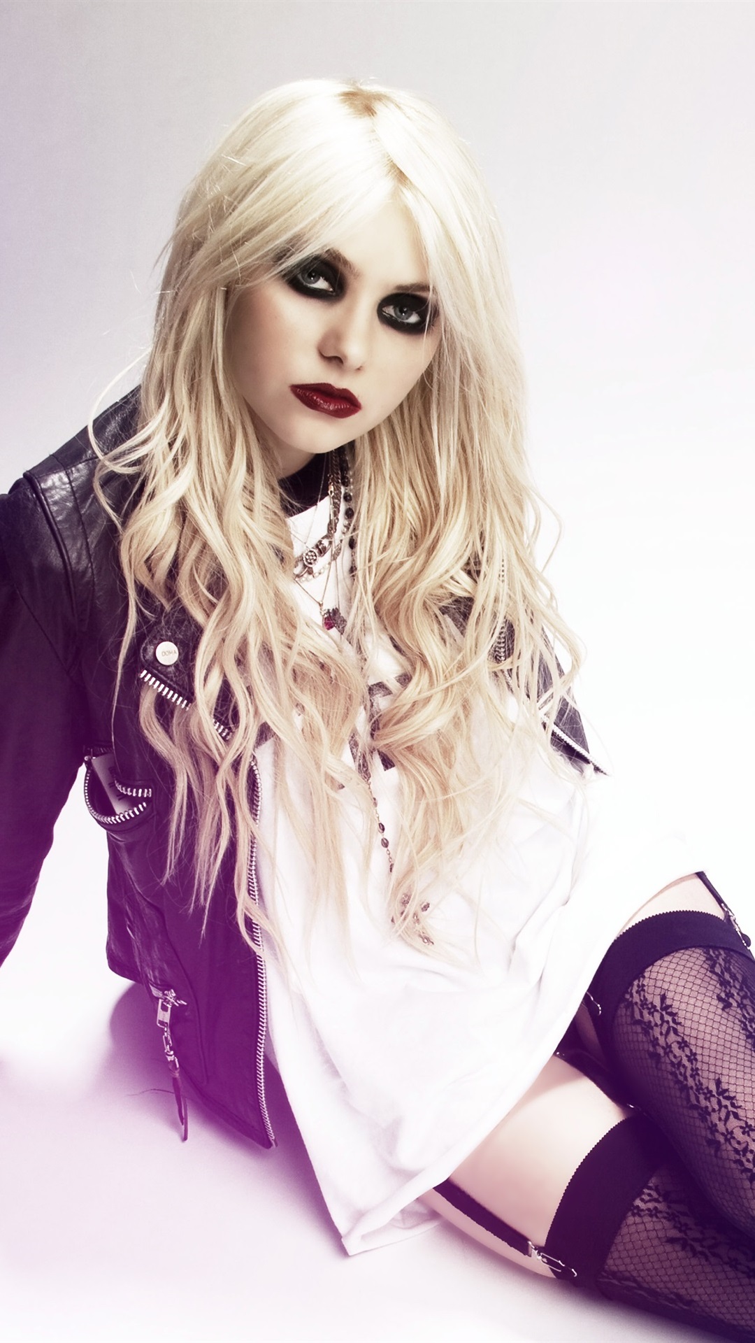 Taylor Momsen Wallpapers