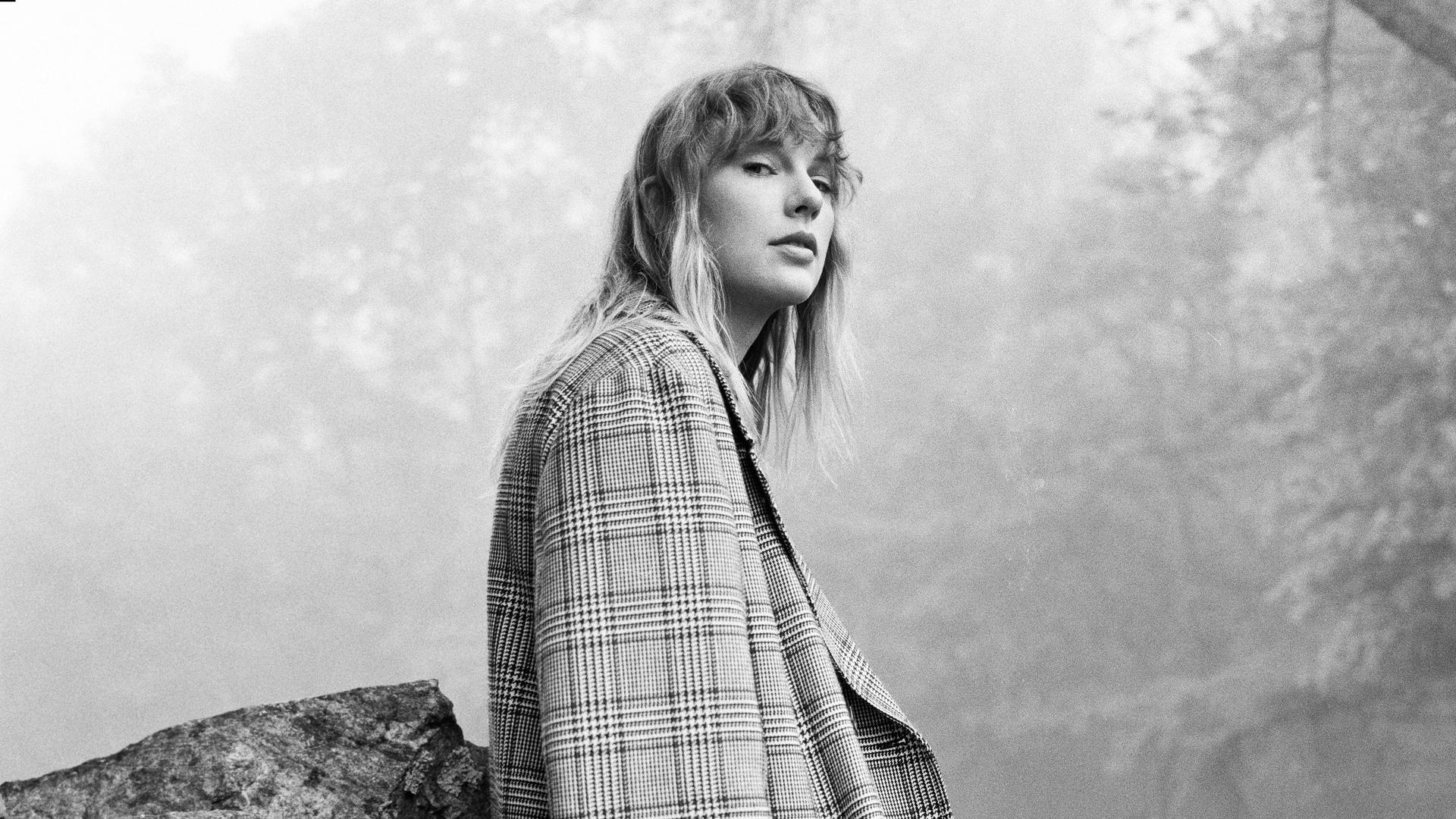 Taylor Swift Folklore Wallpapers