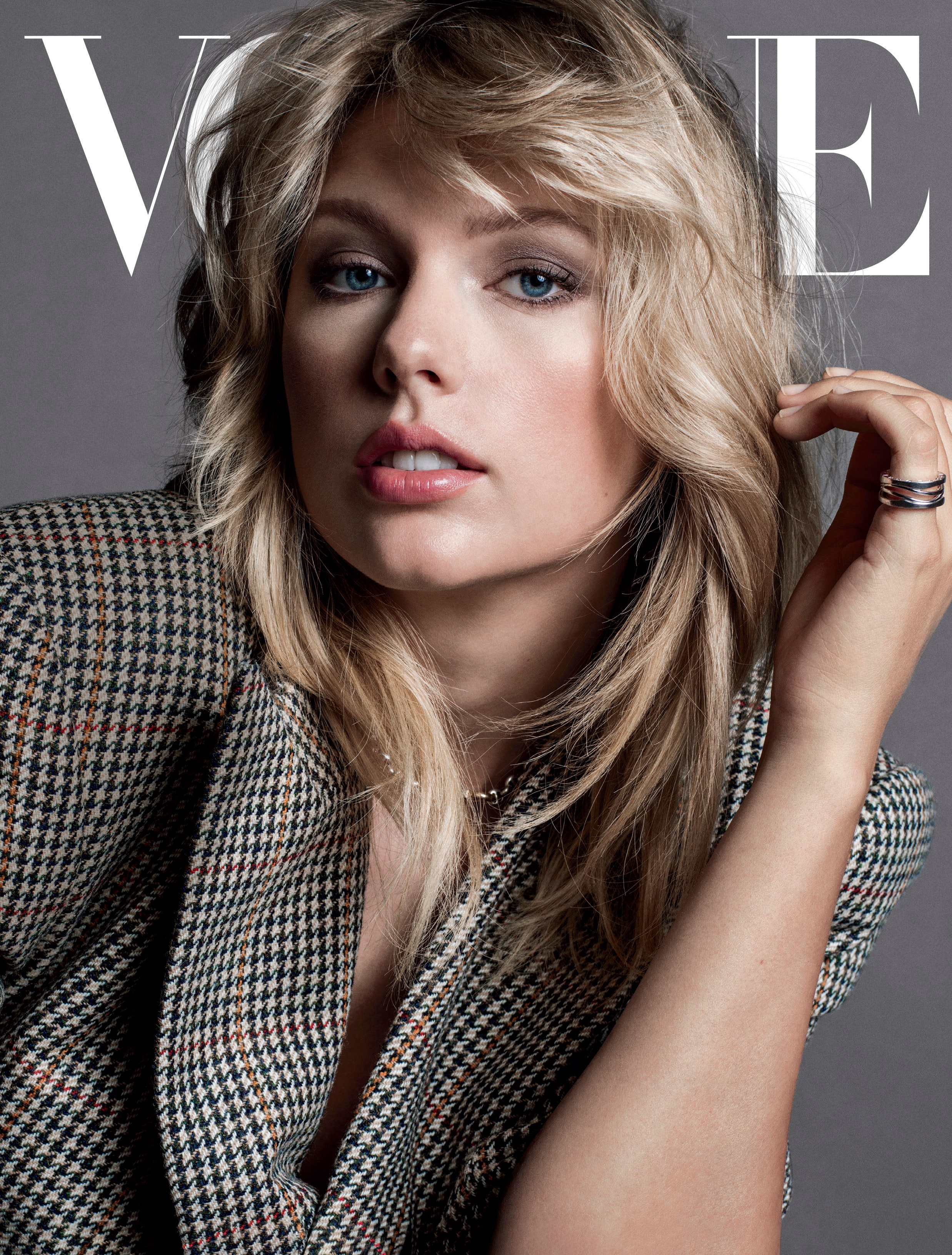 Taylor Swift For Magzine Wallpapers