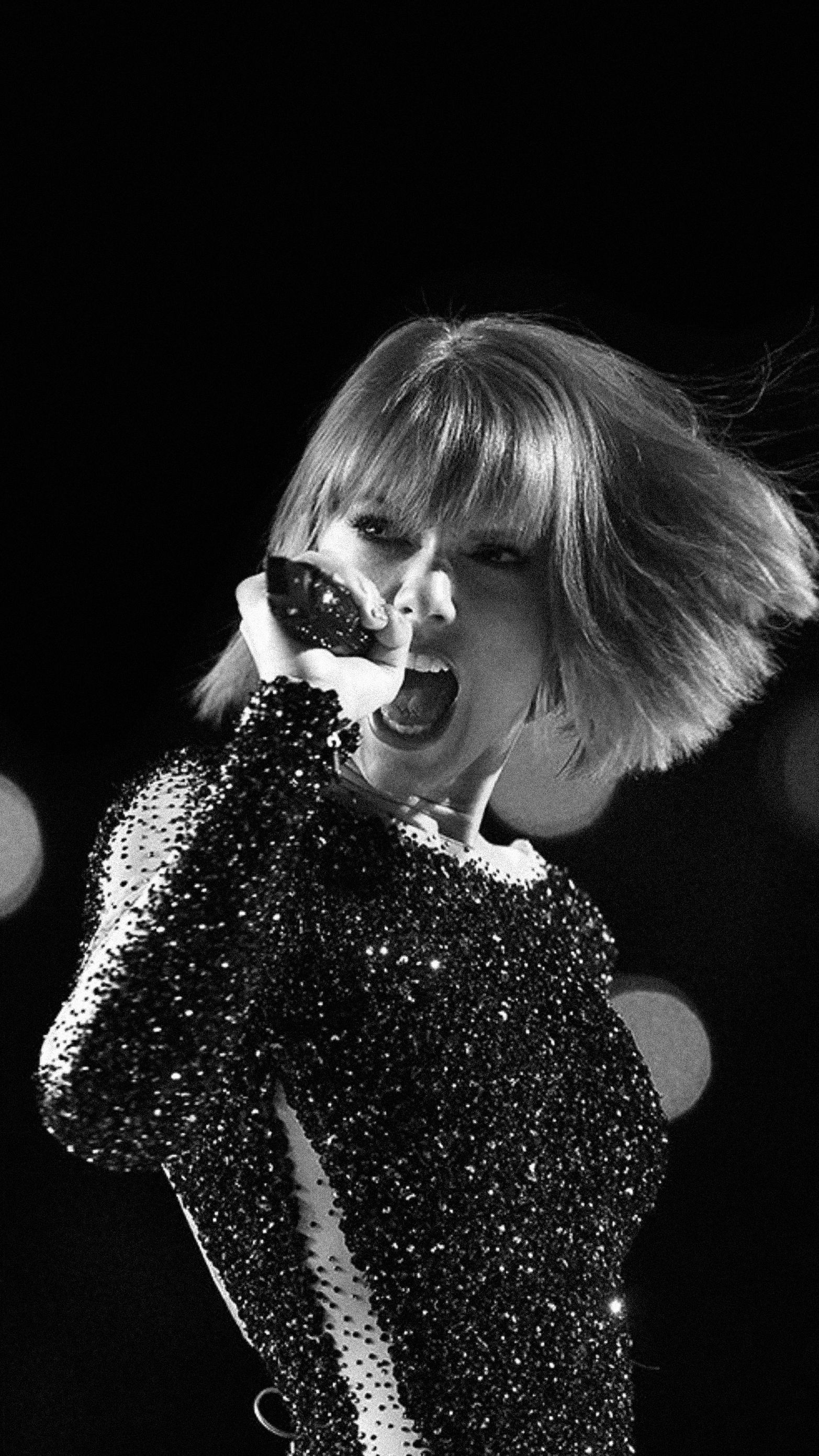 Taylor Swift Monochrome Wallpapers