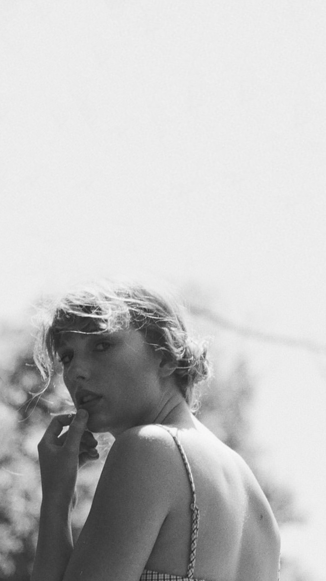 Taylor Swift Monochrome Wallpapers