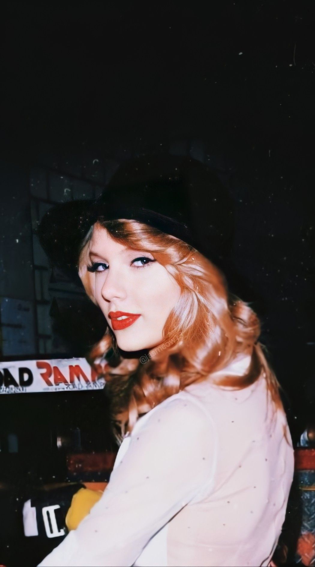 Taylor Swift Red Wallpapers