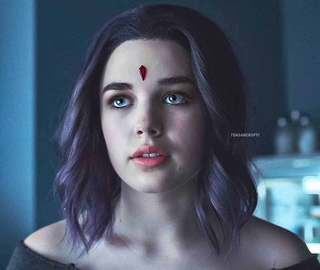 Teagan Croft As Raven In Titans Wallpapers