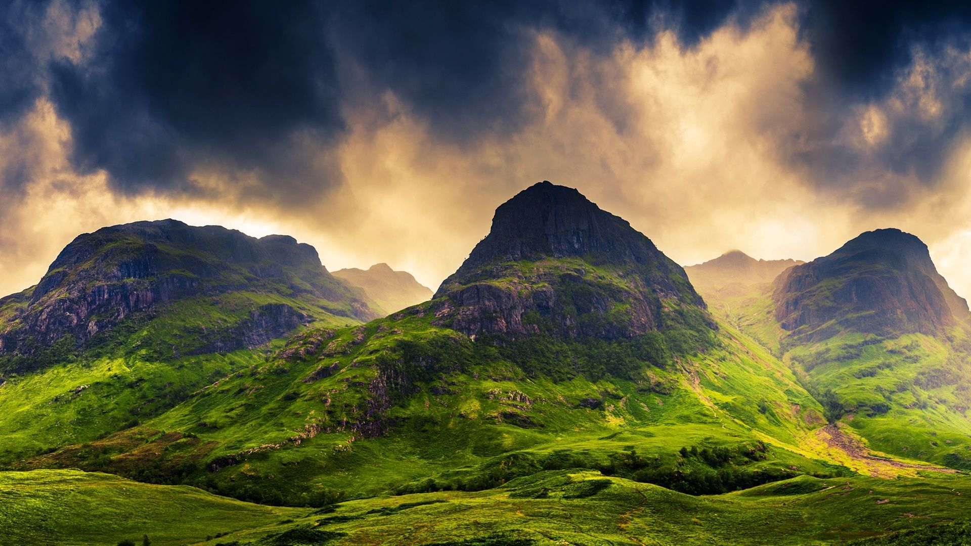 The Great Shepherd Of The Glens In Glencoe Wallpapers