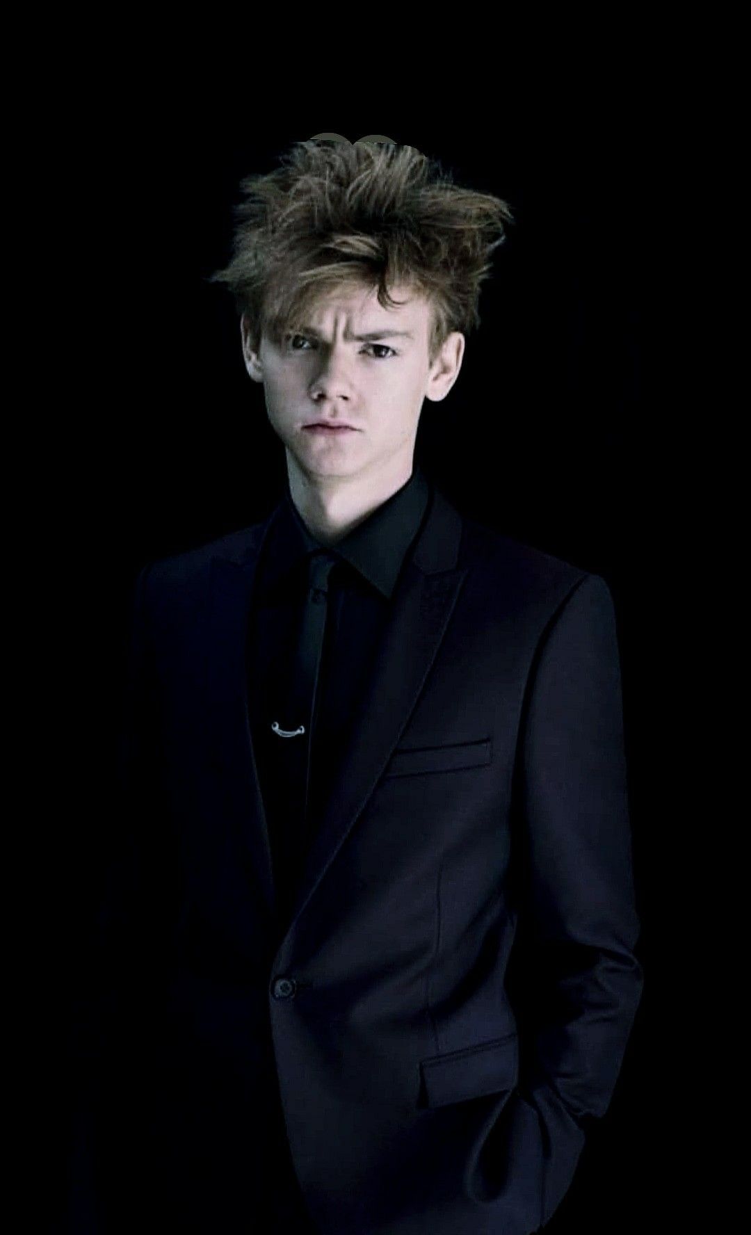 Thomas Brodie Sangster Wallpapers