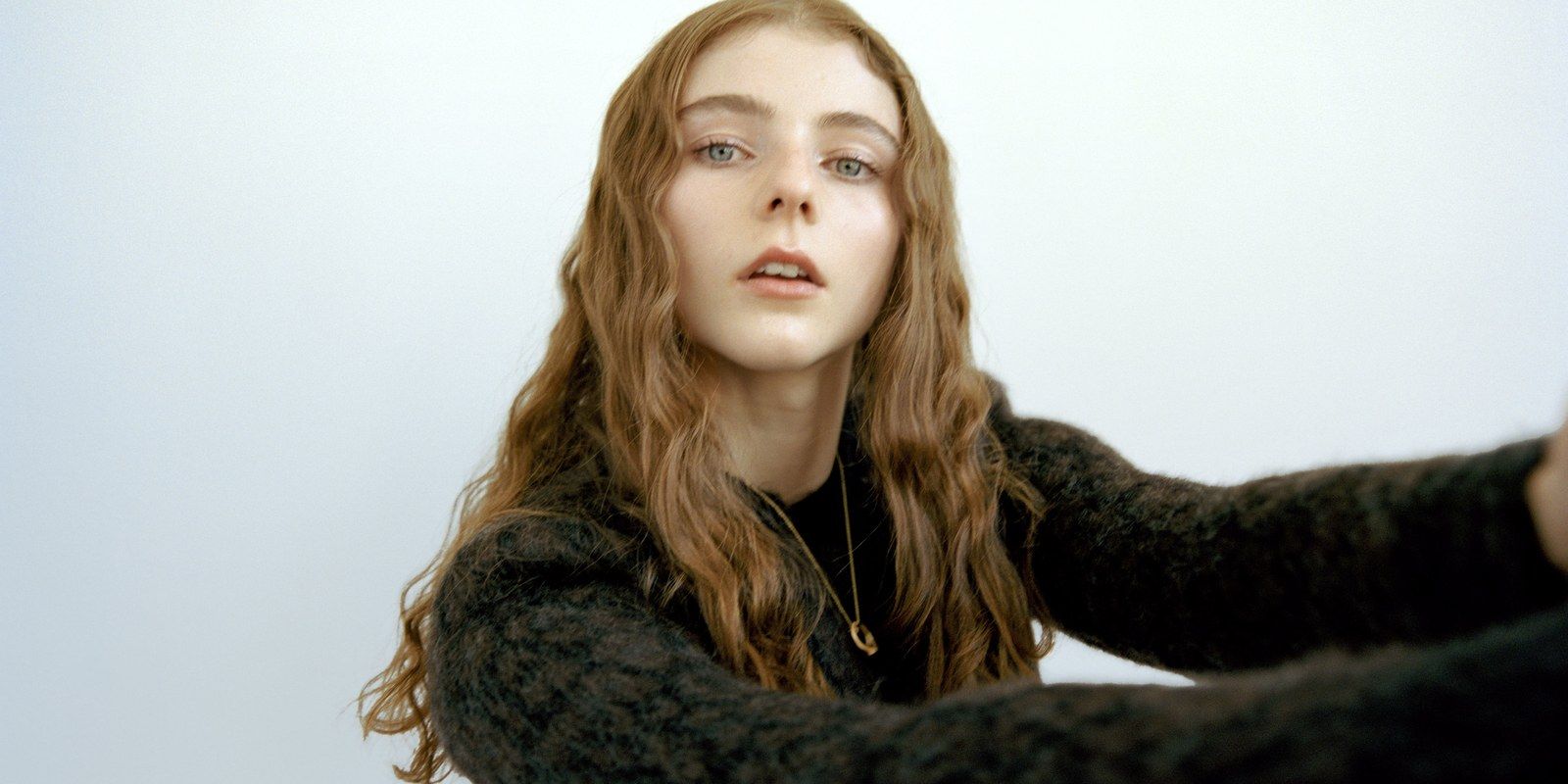 Thomasin McKenzie 4K Wallpapers