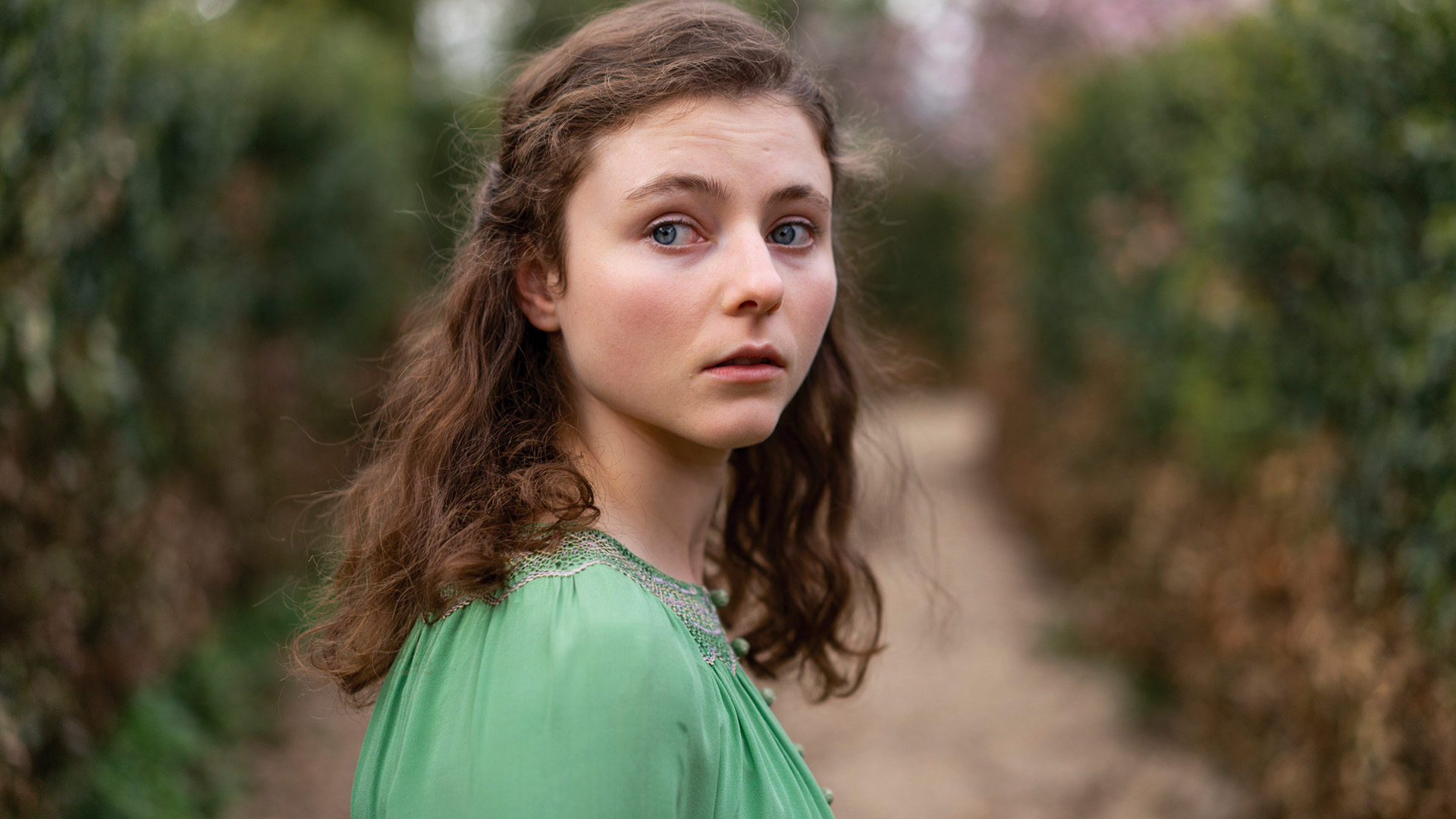 Thomasin McKenzie Actress HD 2021 Wallpapers