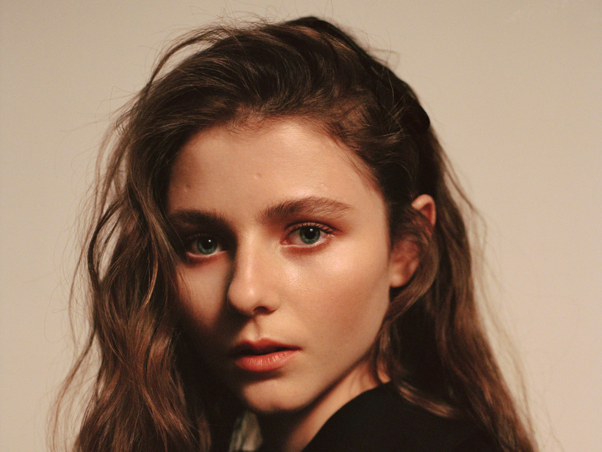 Thomasin McKenzie HD Wallpapers