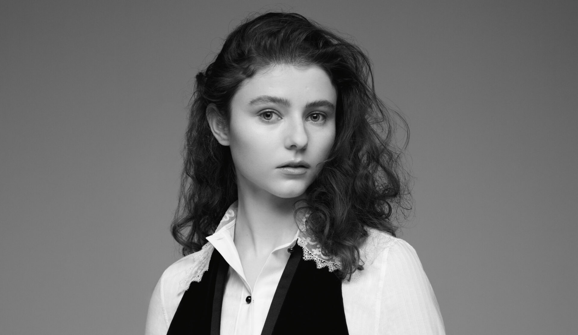 Thomasin McKenzie HD Wallpapers