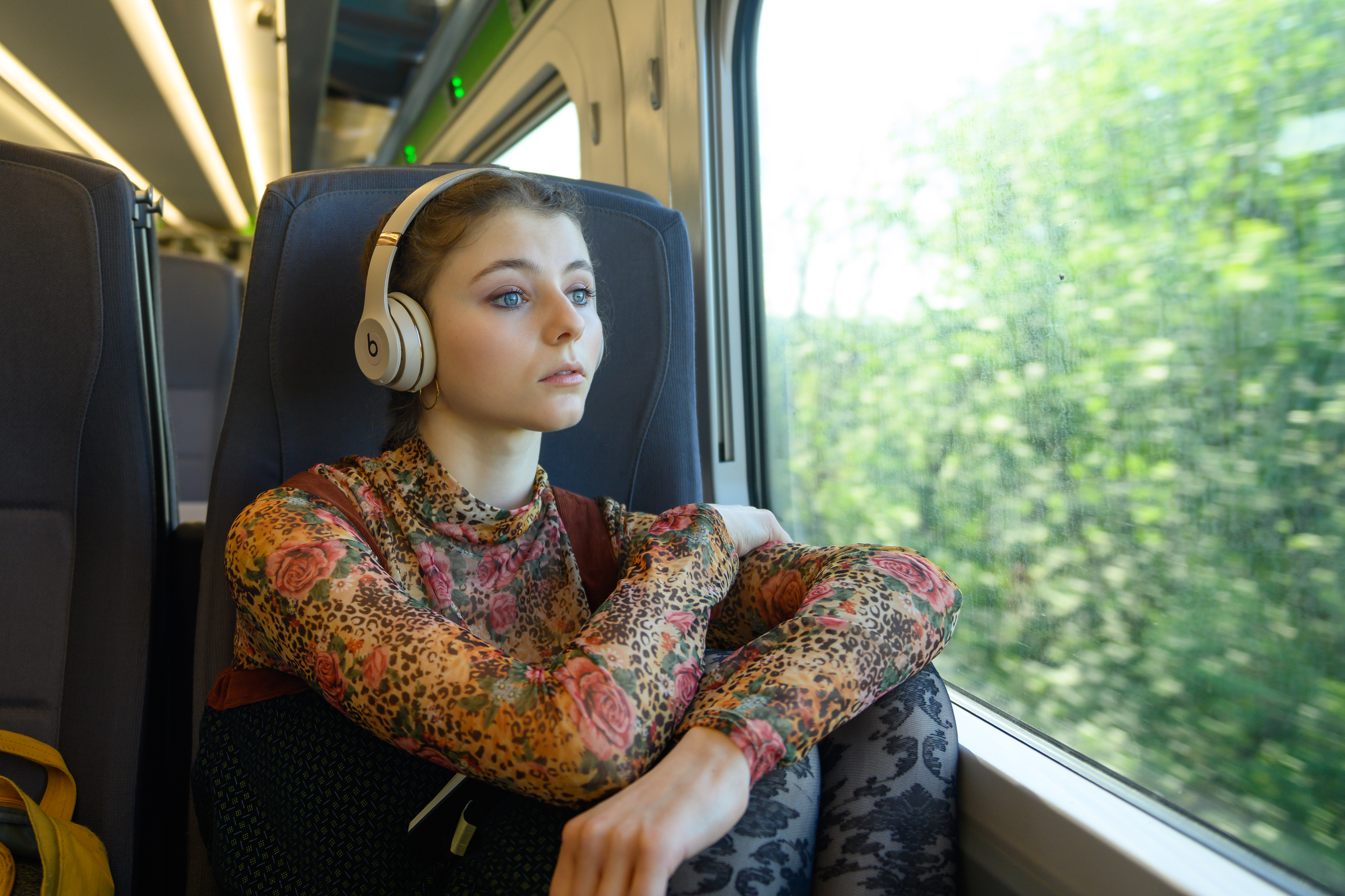 Thomasin Mckenzie In Last Night In Soho Wallpapers