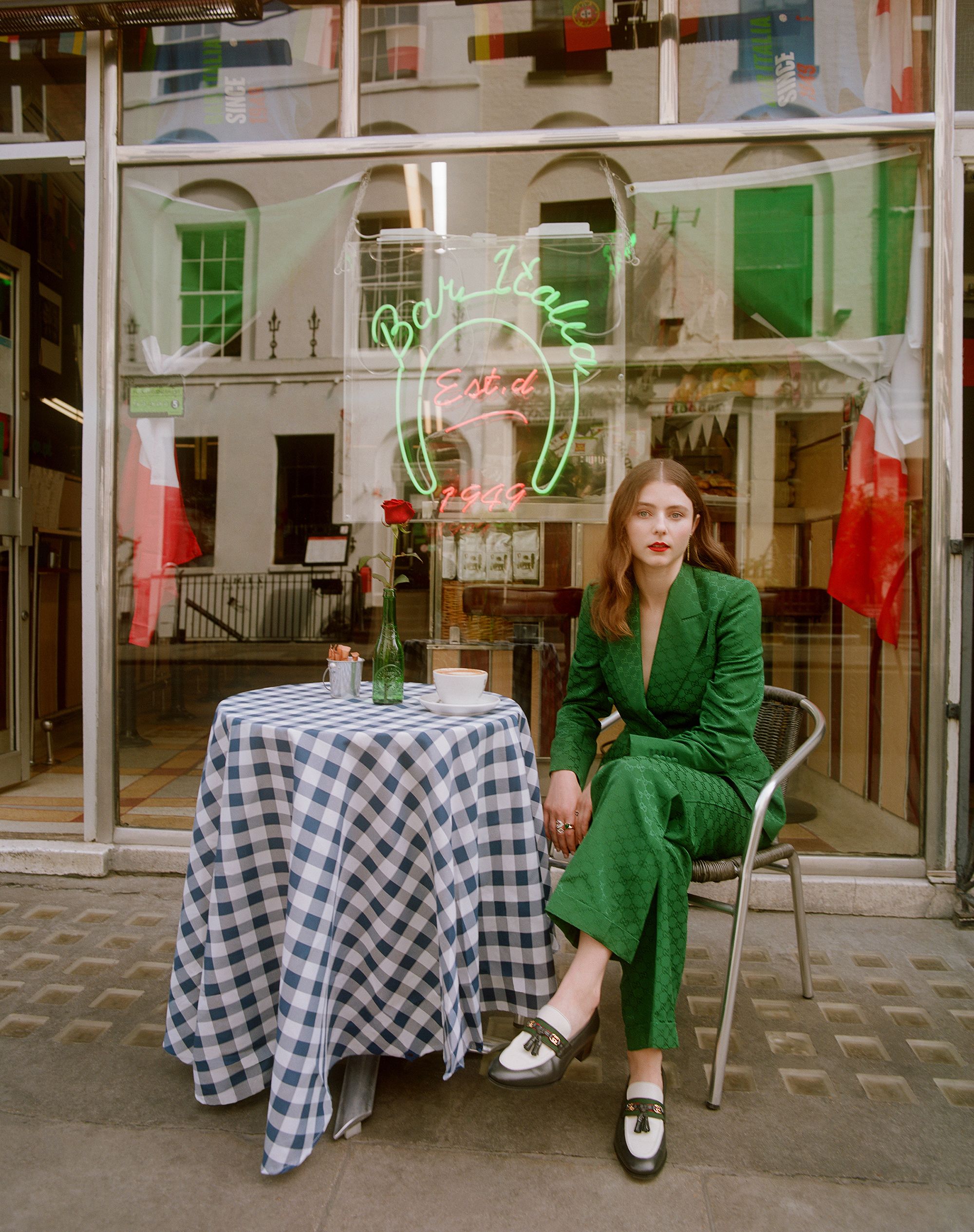 Thomasin Mckenzie In Last Night In Soho Wallpapers