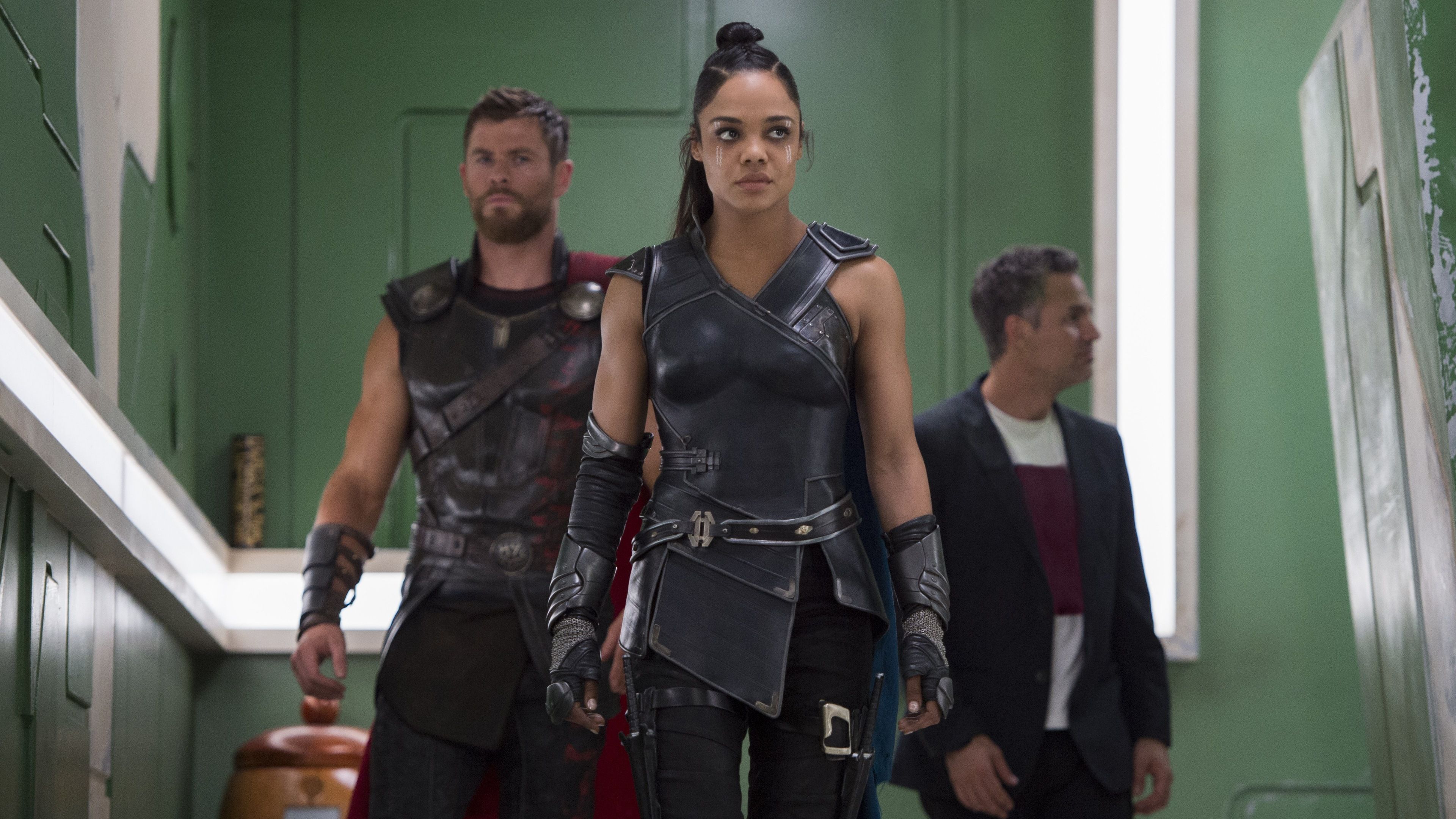 Thor And Valkyrie In Thor Ragnarok 2017 Wallpapers