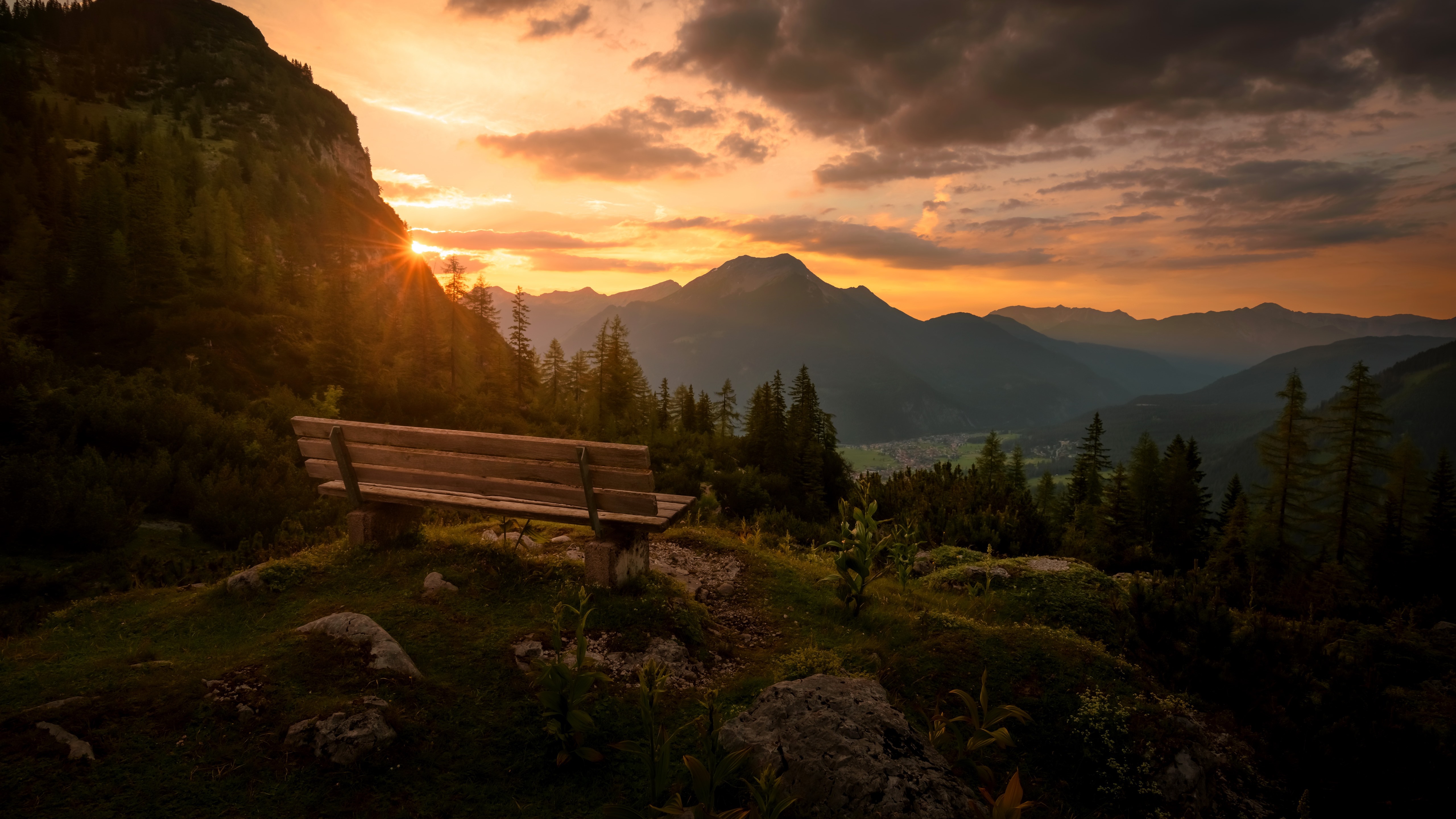 Evening in the mountains. Тироль Австрия лавочка. Тироль Австрия лавочка на горе. Горы Тироль 4к. Лавочка с видом на горы.