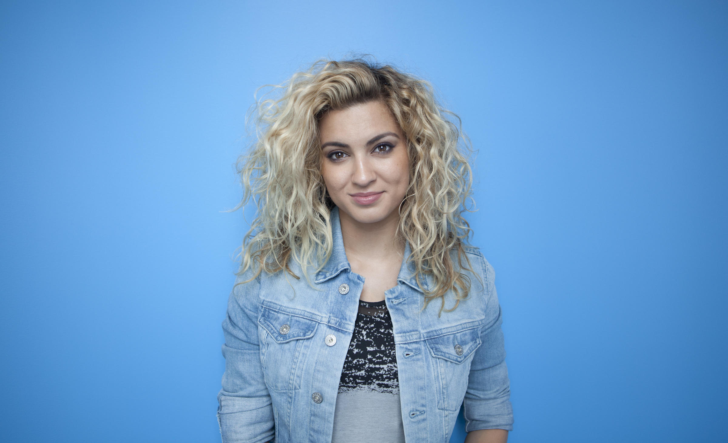 Tori Kelly 2020 Wallpapers