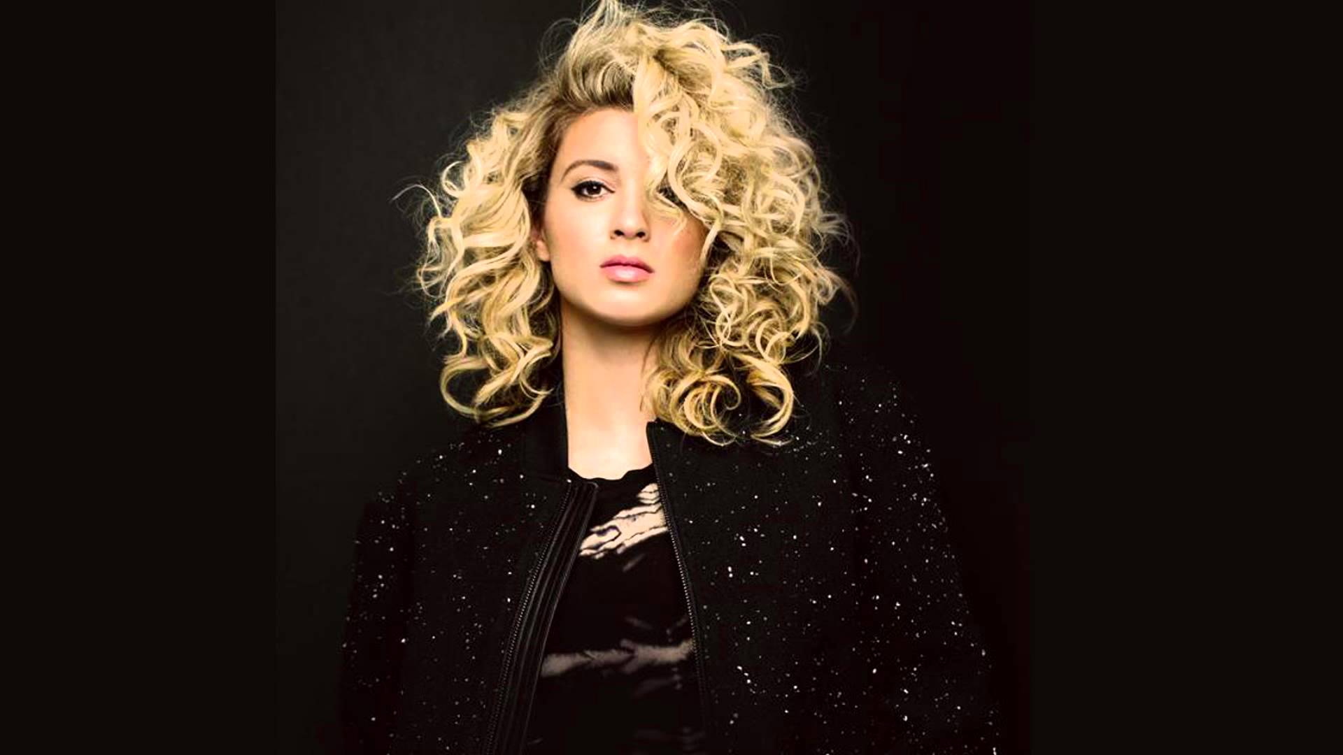 Tori Kelly Wallpapers