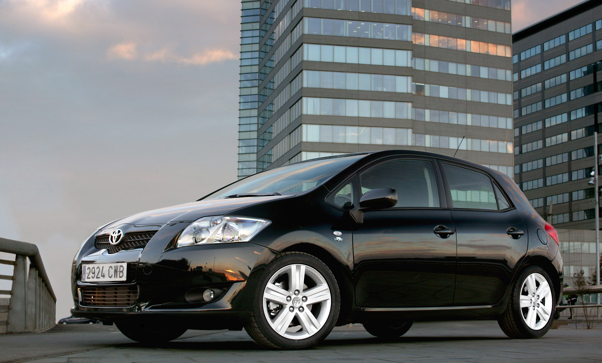 Toyota Auris Wallpapers