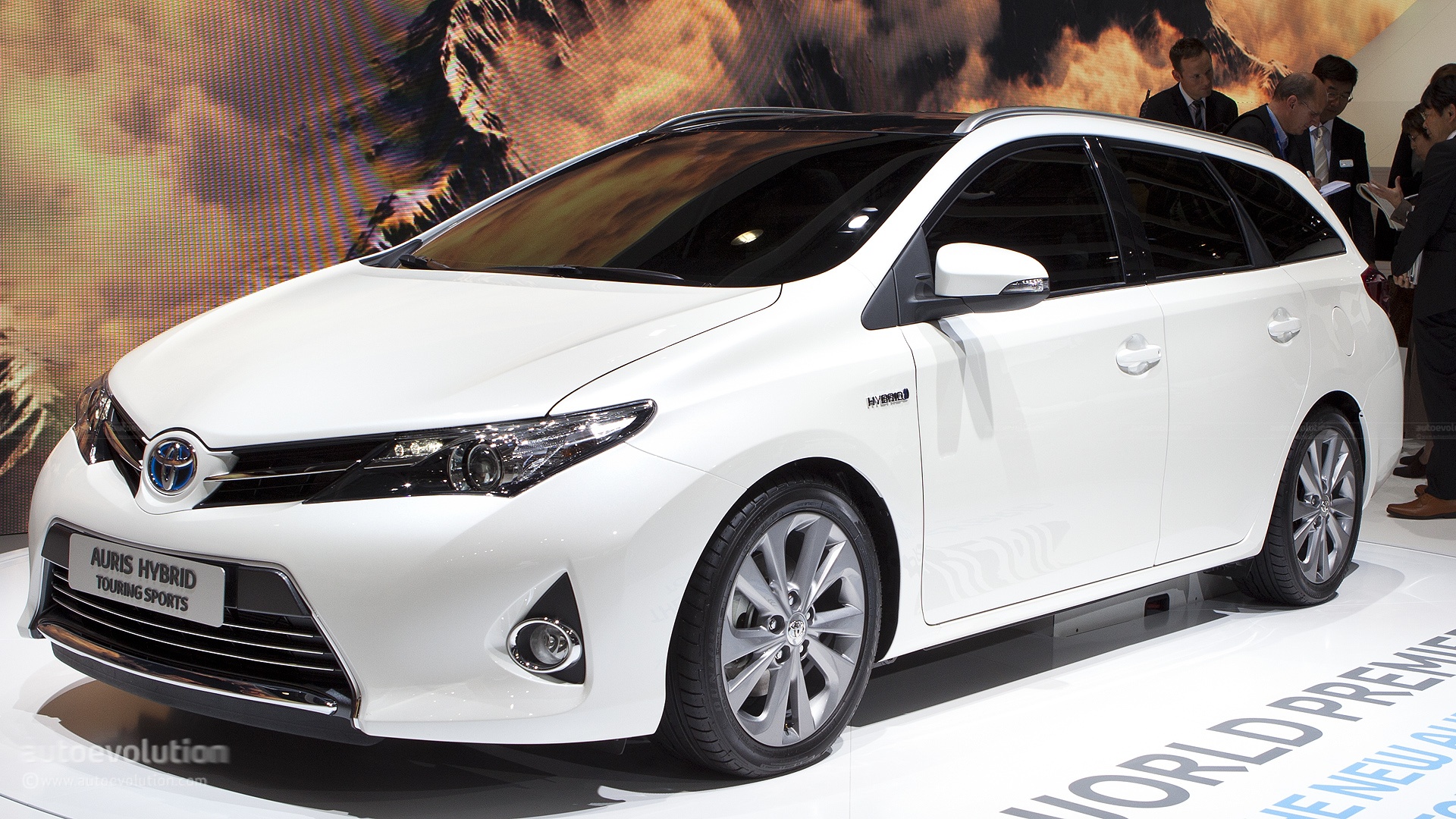 Toyota Auris Wallpapers