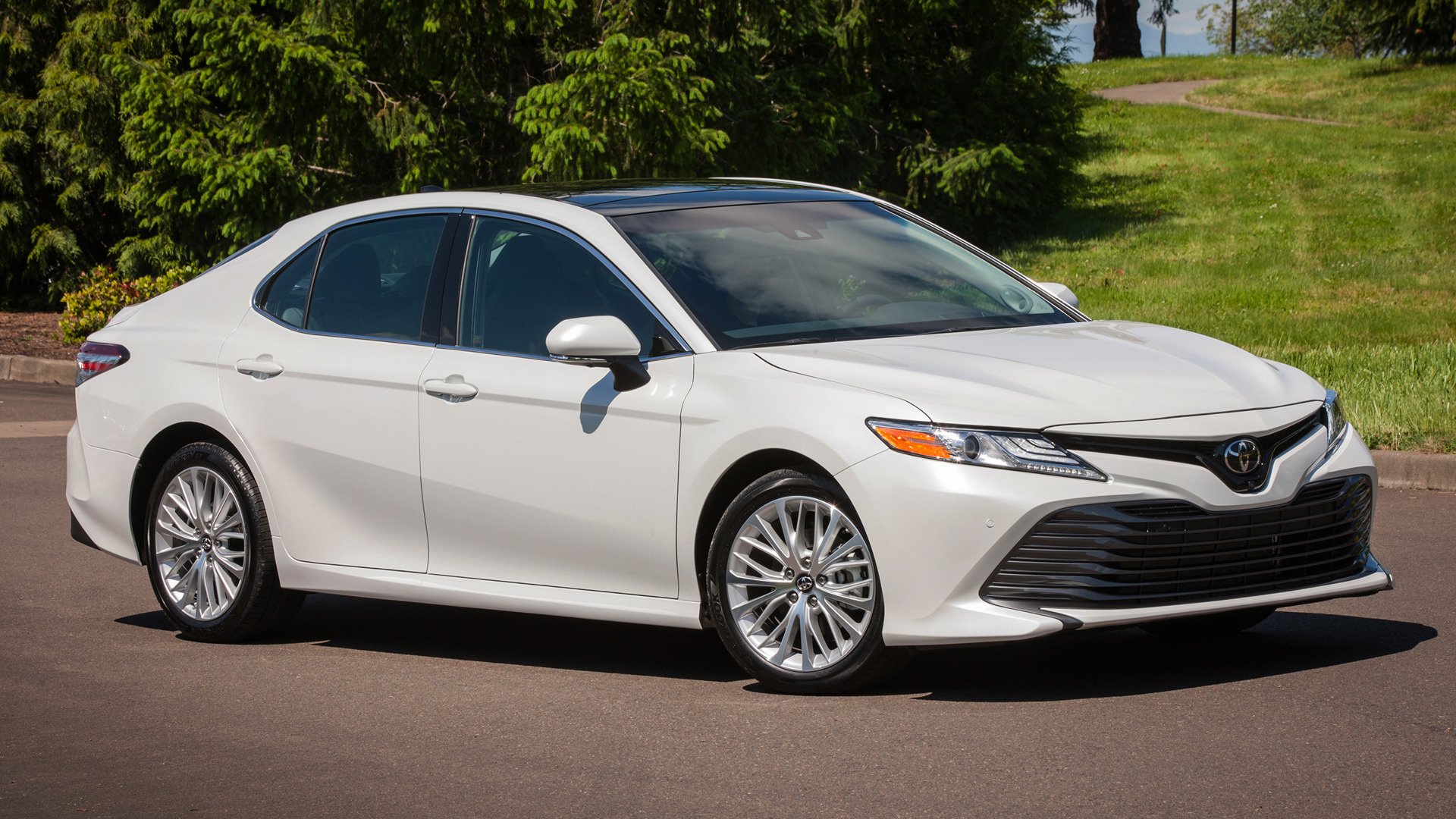 Toyota Camry Xle Wallpapers