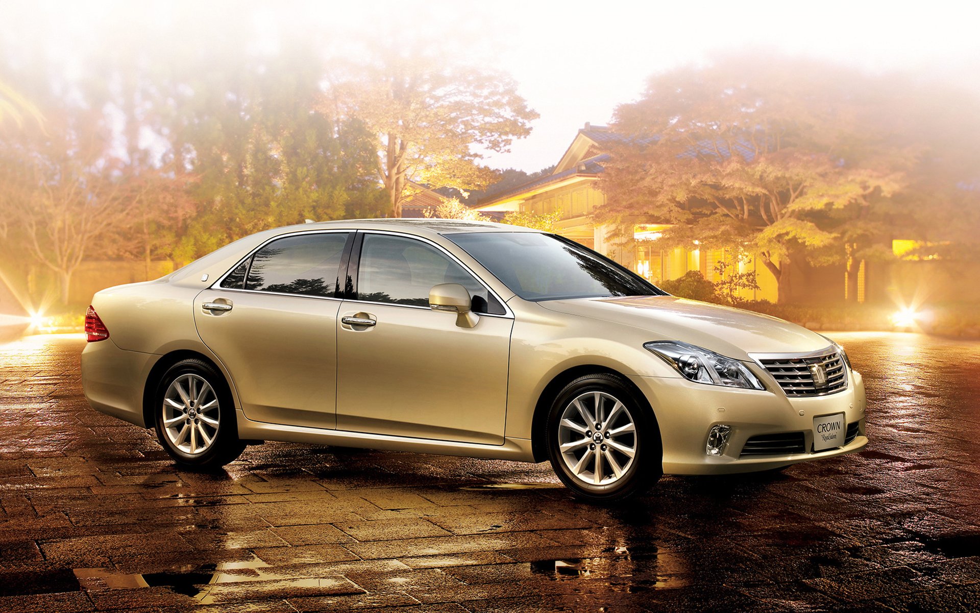 Toyota Crown Wallpapers