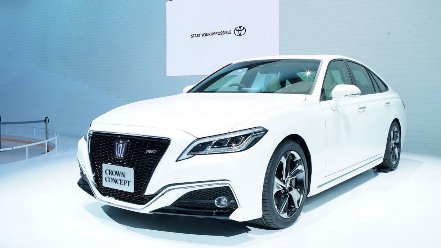 Toyota Crown Wallpapers