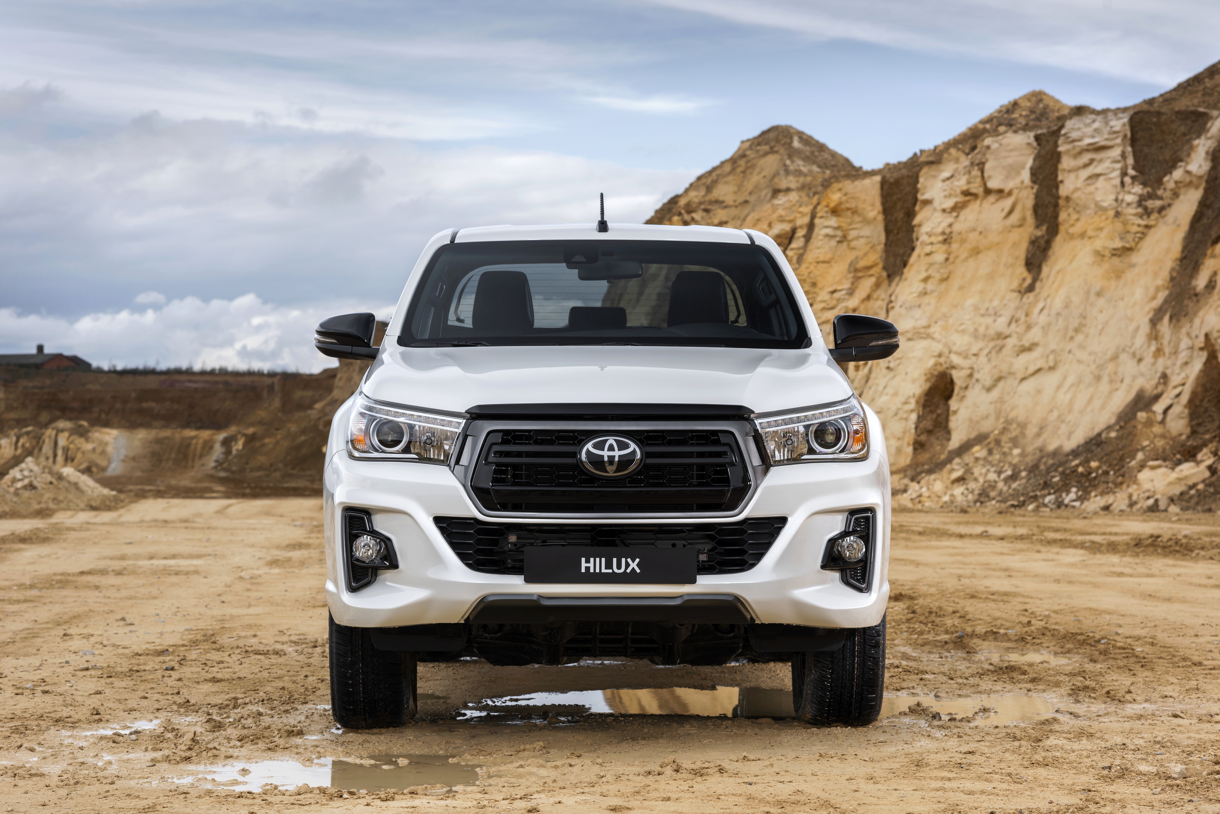 Toyota Hilux Wallpapers