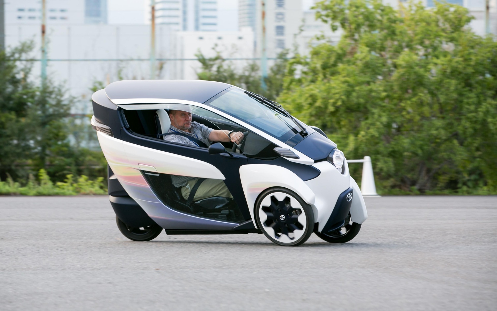 Toyota I-Road Wallpapers