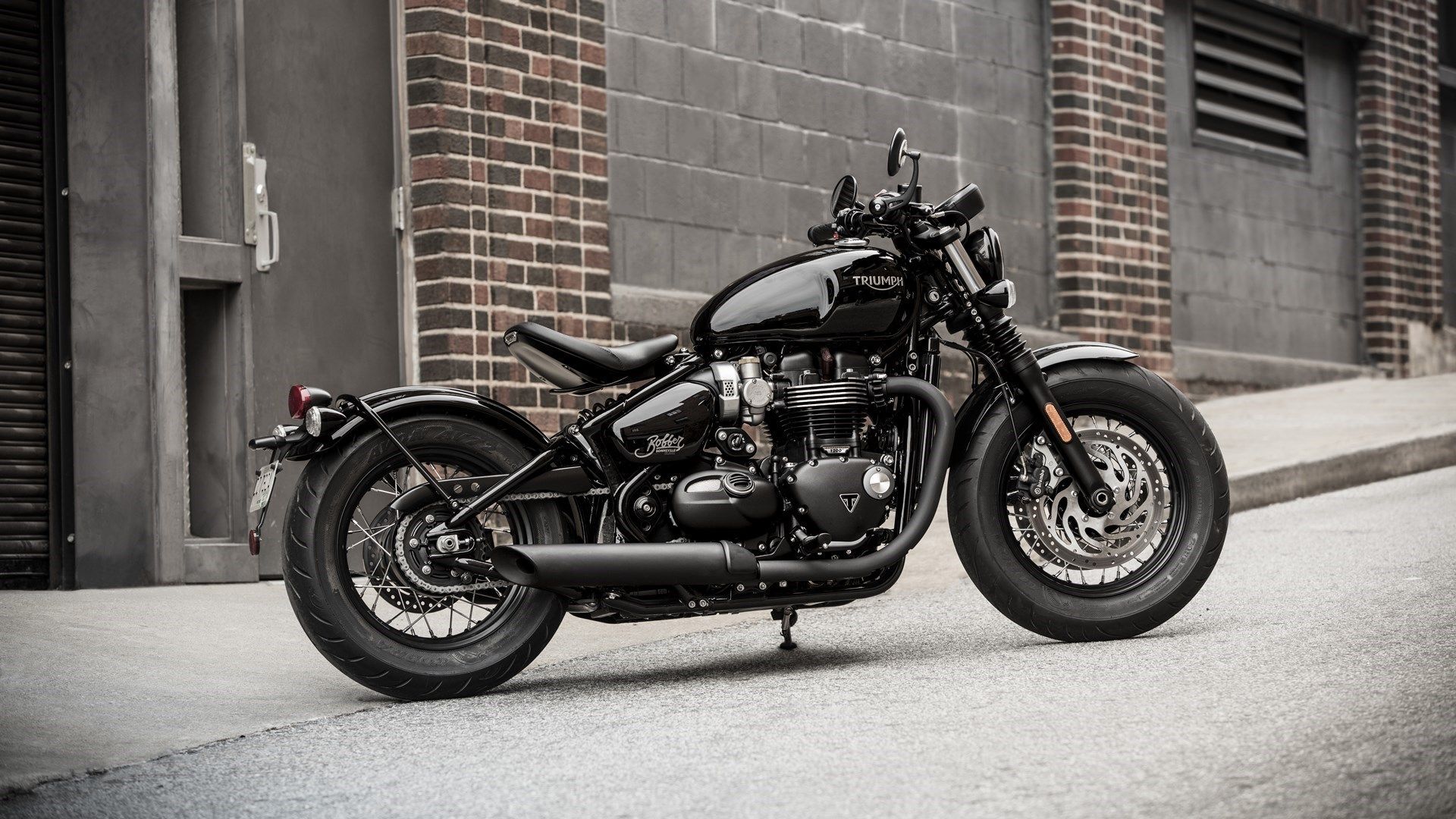 Triumph Bonneville Bobber Black 2017 Wallpapers