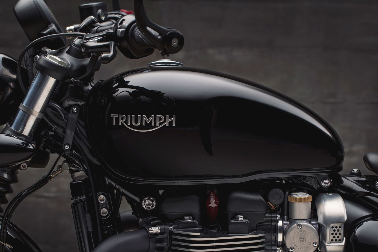 Triumph Bonneville Bobber Black 2017 Wallpapers