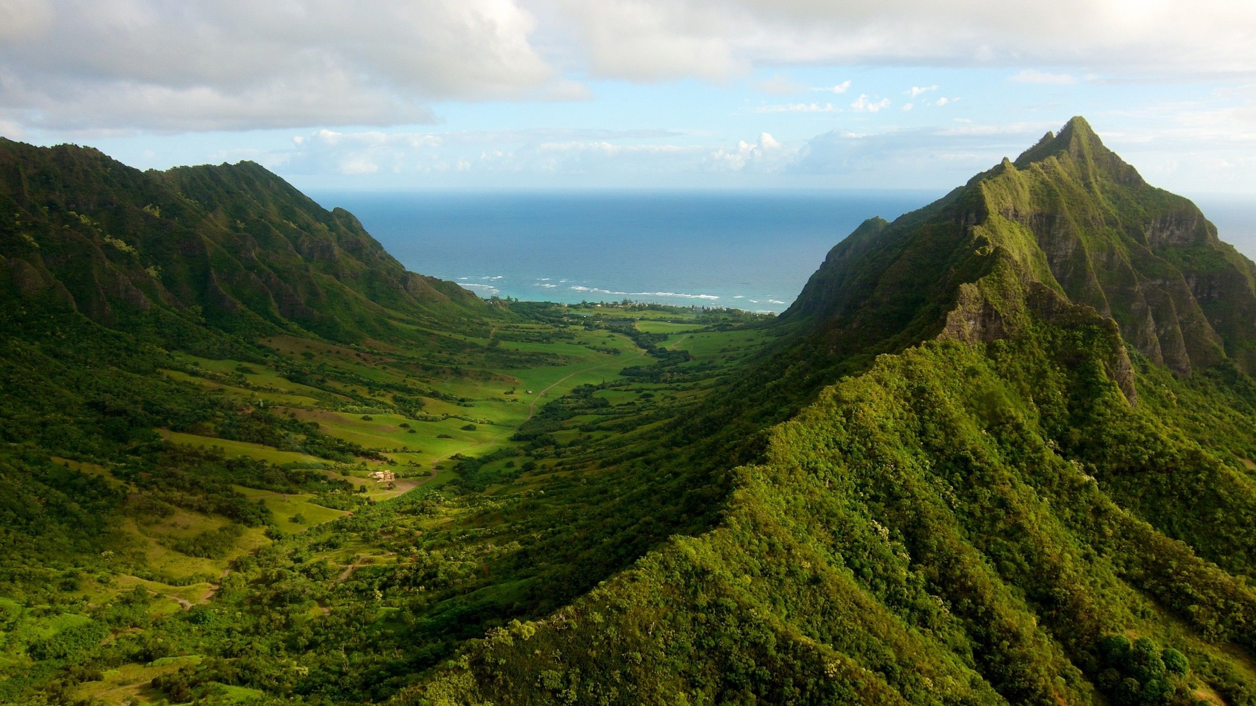 Tropical Mountains Wallpapers