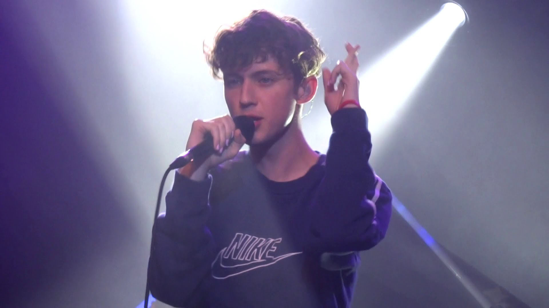 Troye Sivan Desktop Wallpapers