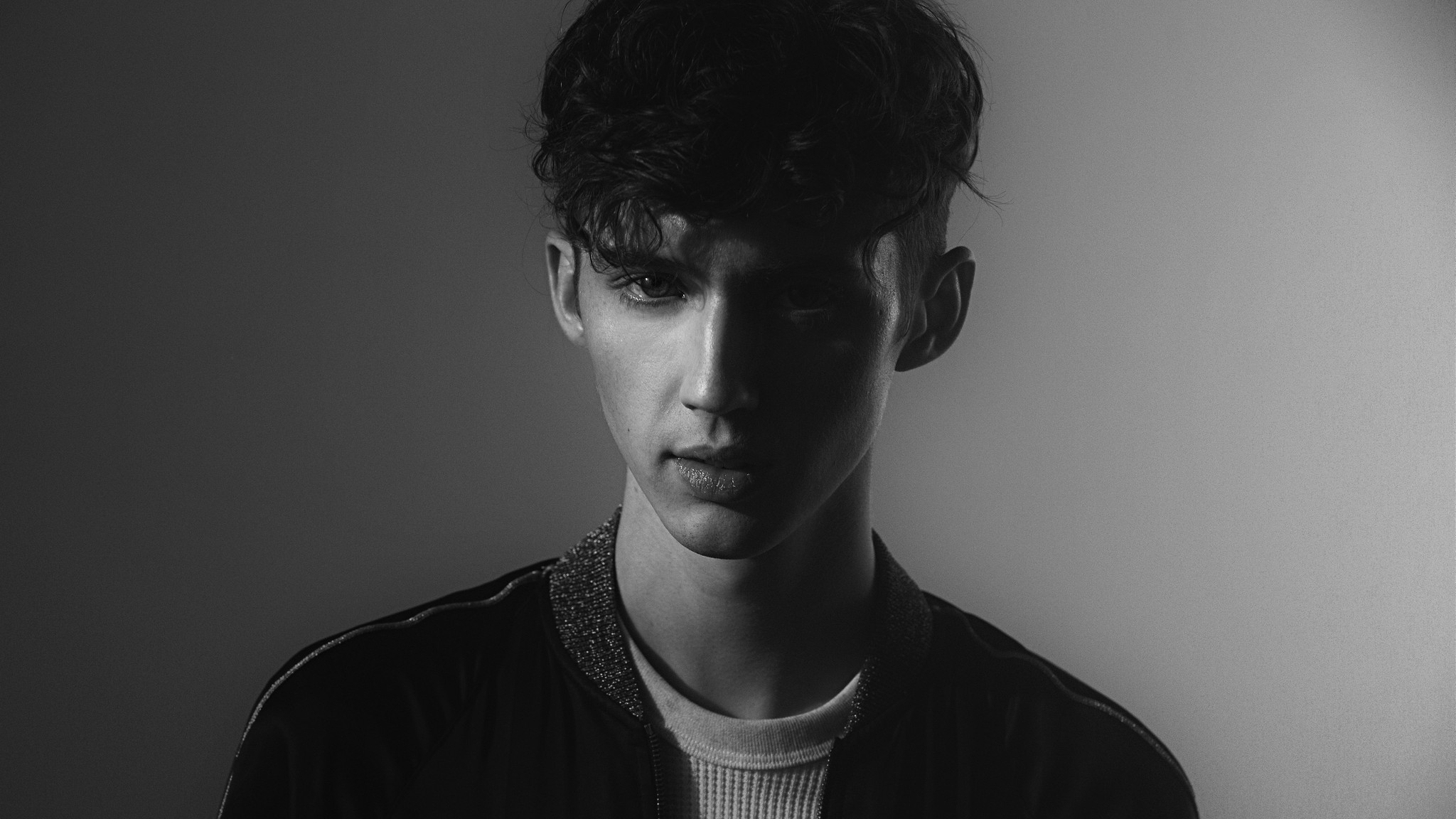 Troye Sivan Desktop Wallpapers