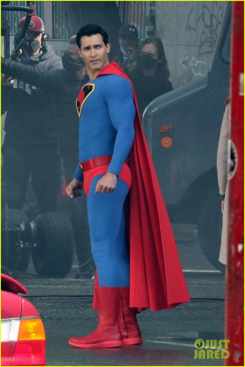 Tyler Hoechlin Superman And Lois Wallpapers