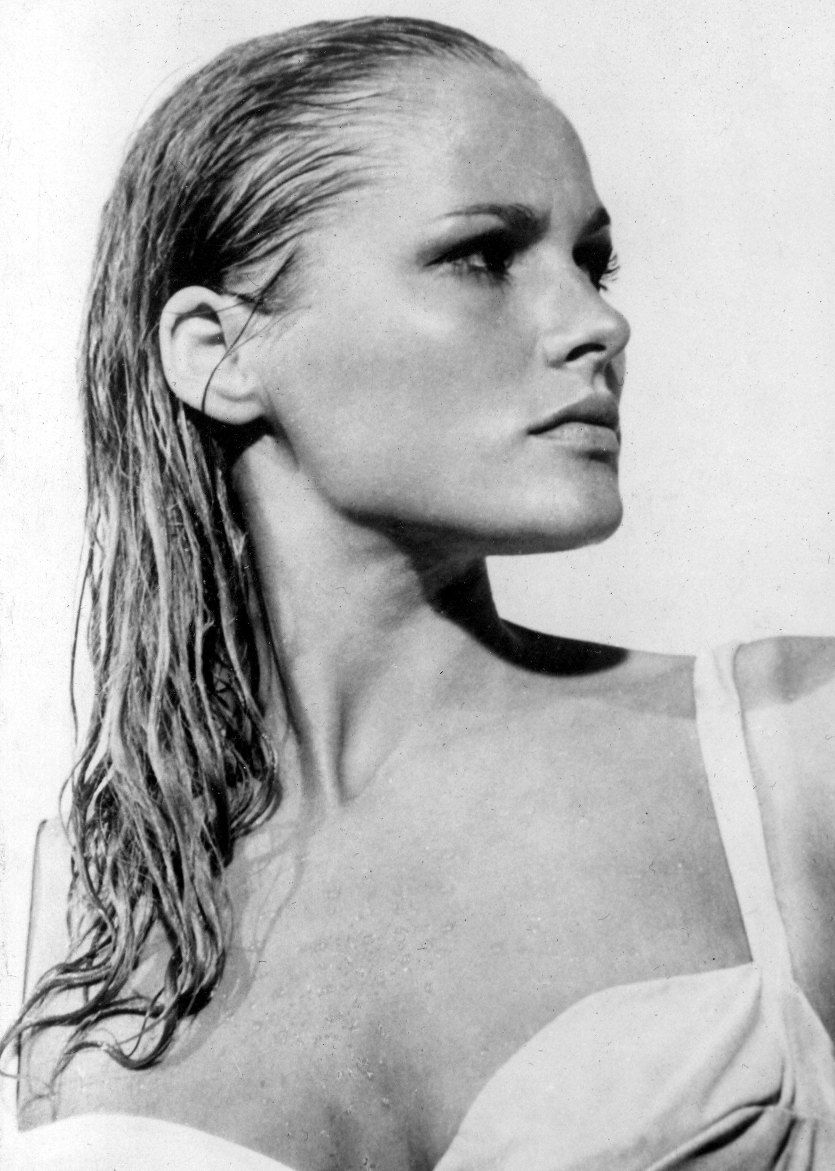 Ursula Andress Wallpapers