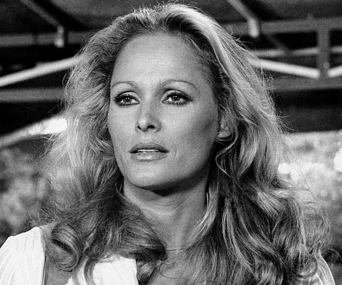 Ursula Andress Wallpapers