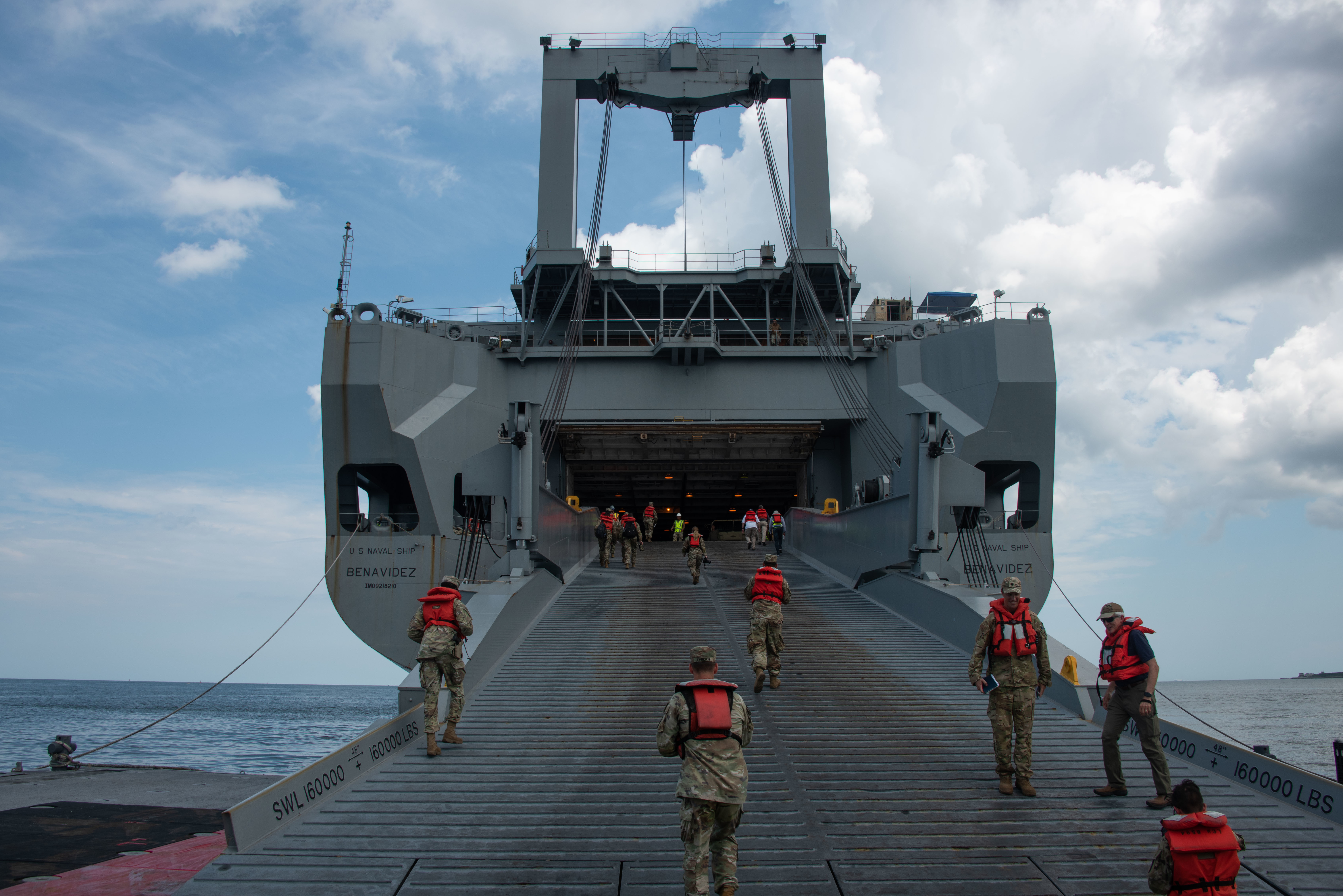 Usns Benavidez (T-Akr-306) Wallpapers