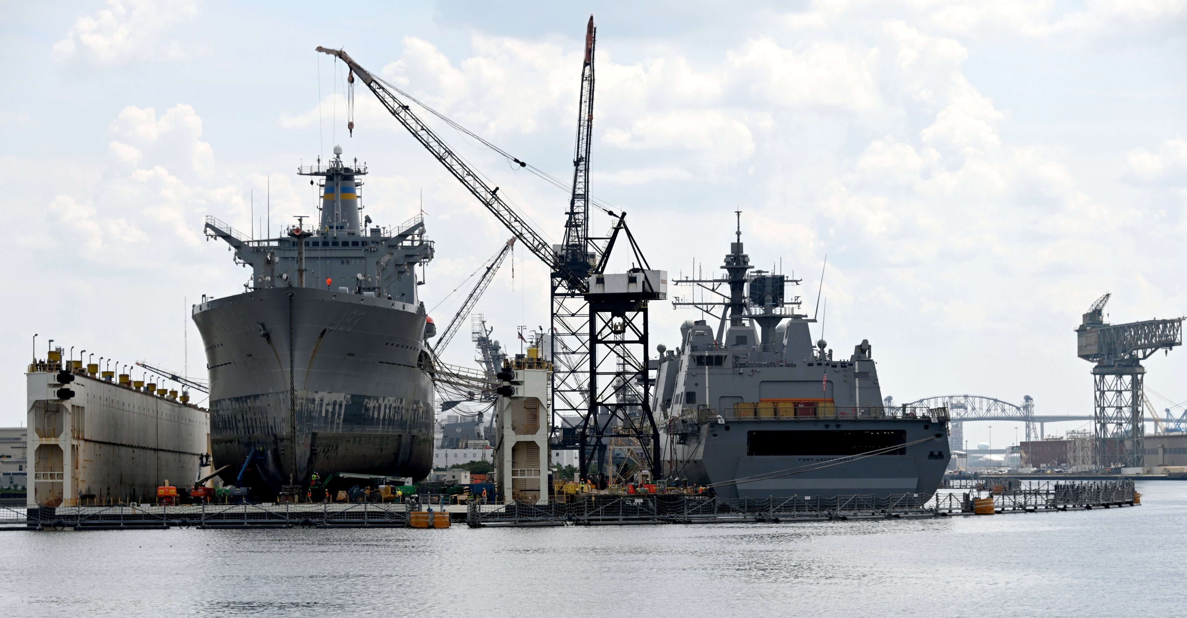 Usns Walter S. Diehl (T-Ao-193) Wallpapers