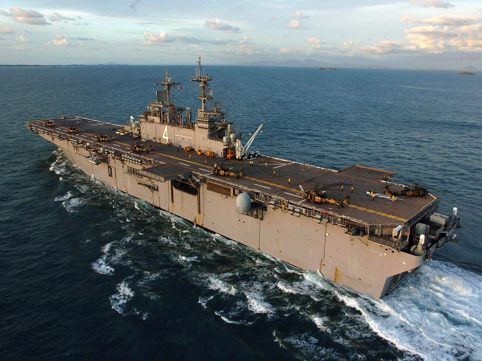 Uss Boxer (Lhd-4) Wallpapers