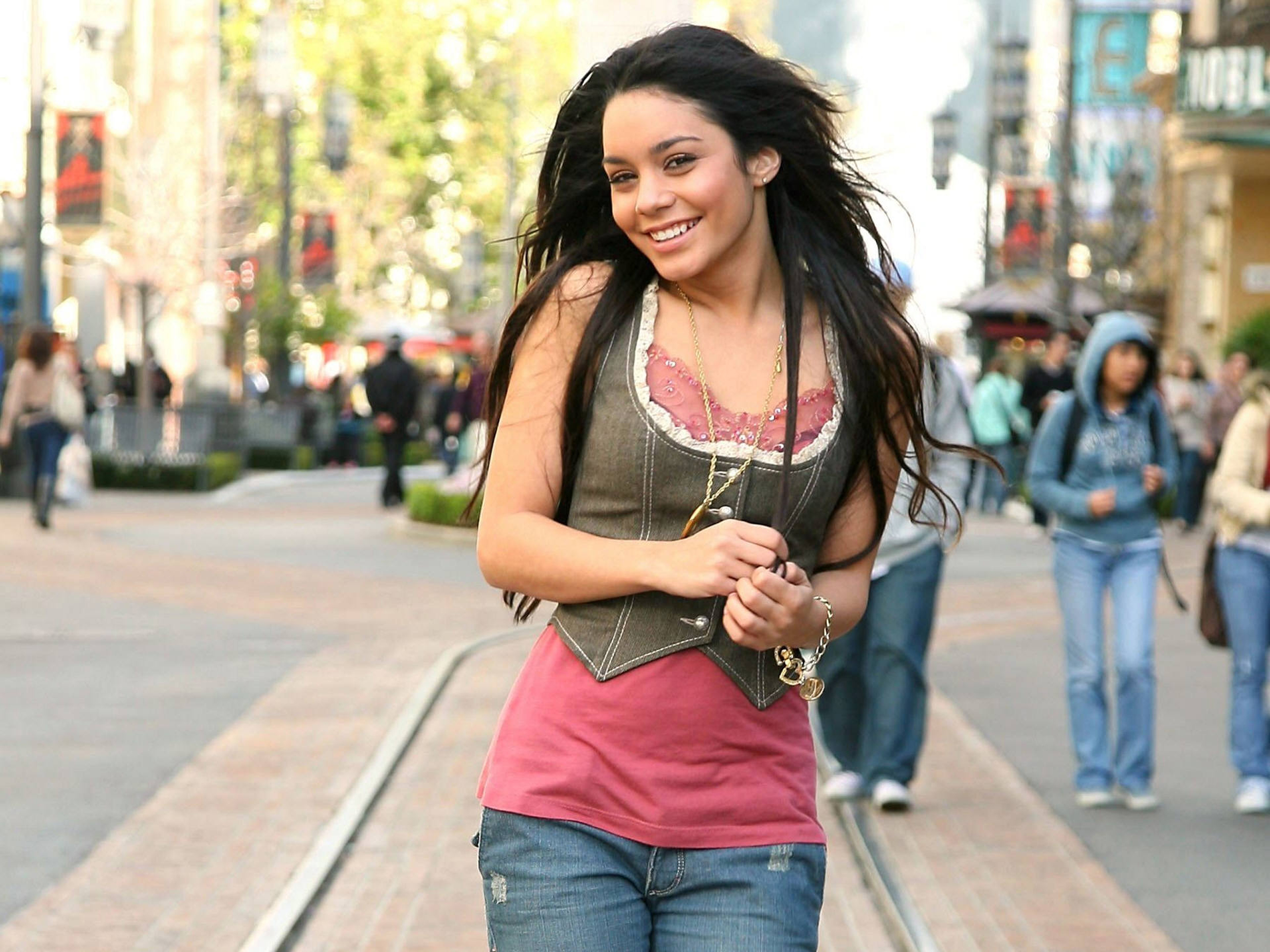 Vanessa Hudgens New Wallpapers