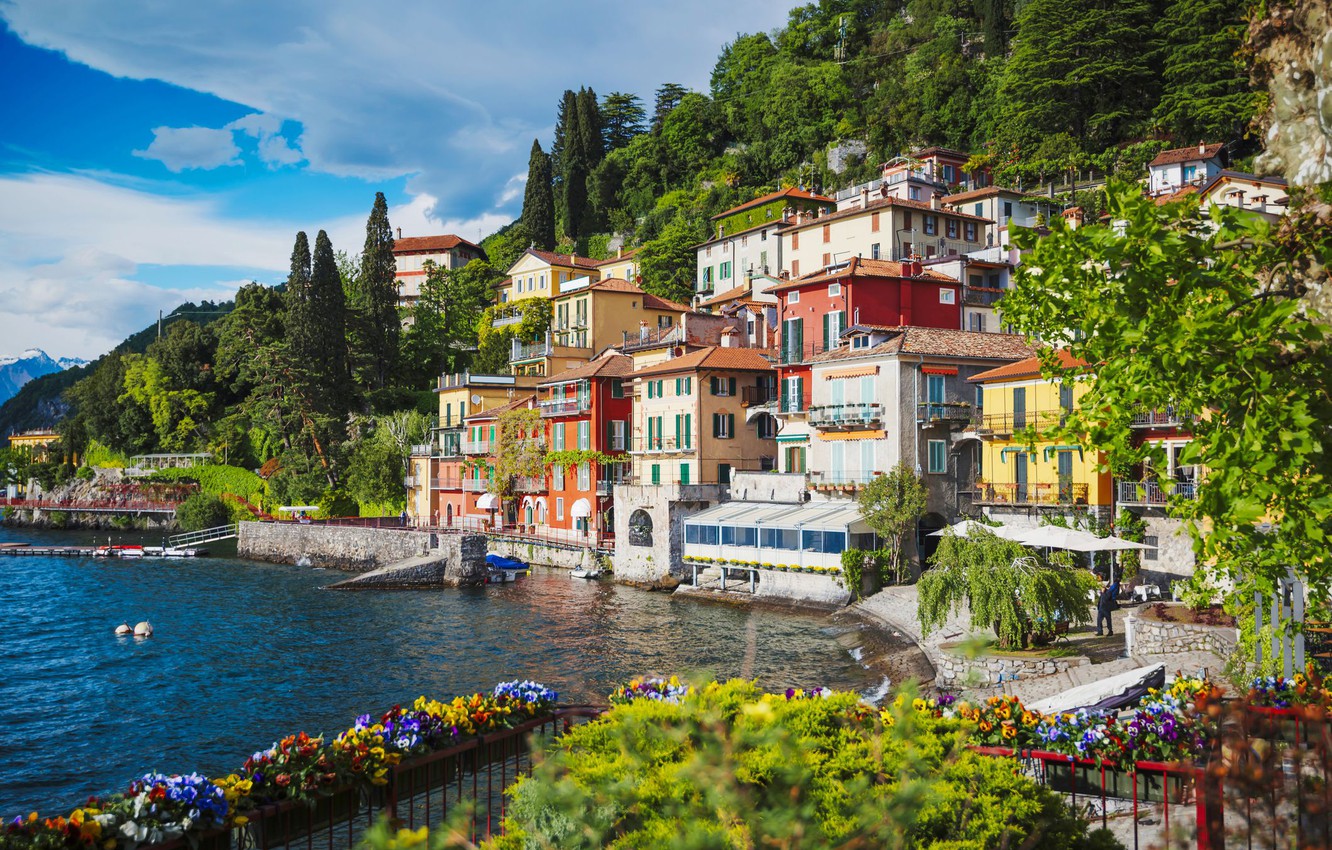 Varenna Wallpapers