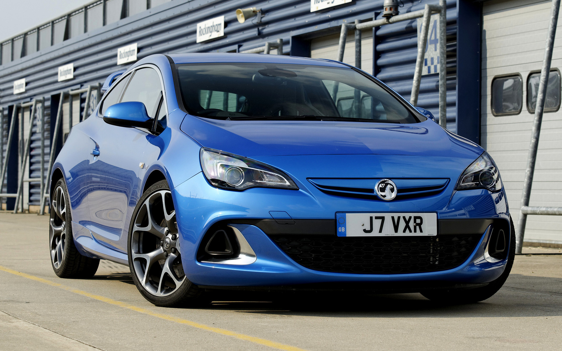 Vauxhall Astra Wallpapers