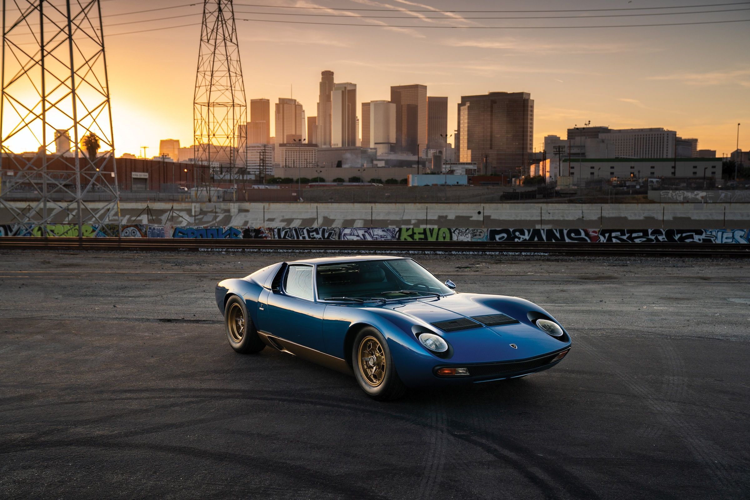 Vectorized Lamborghini Miura Wallpapers