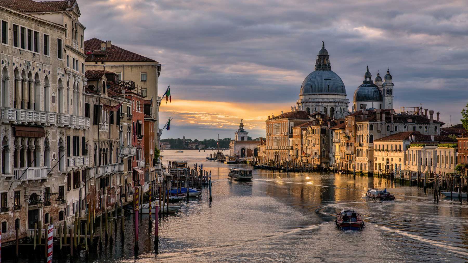 Venice In Rain Italy Wallpapers