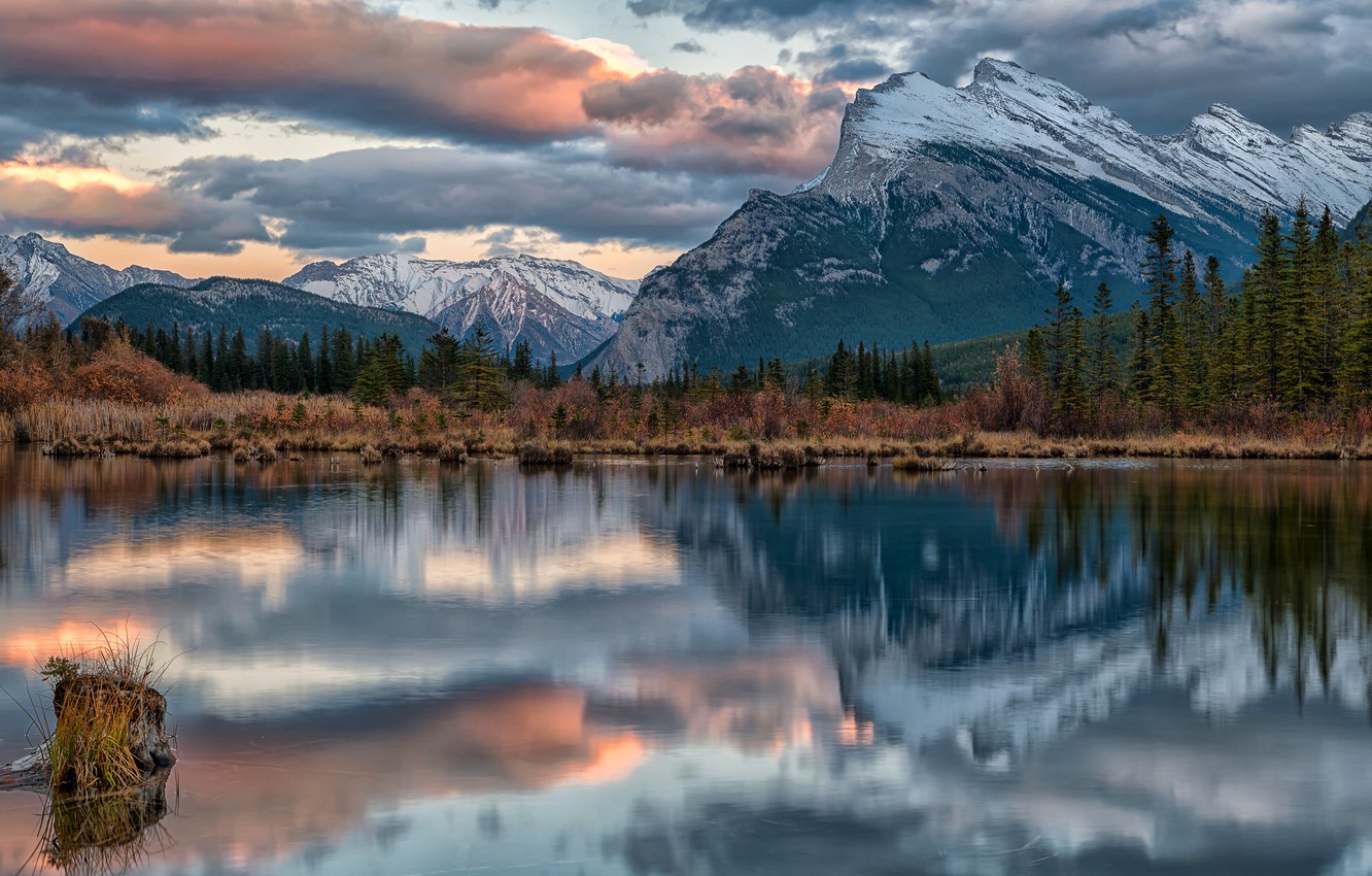 Vermillion Lakes Mount Rundle In Banff National Park Wallpapers