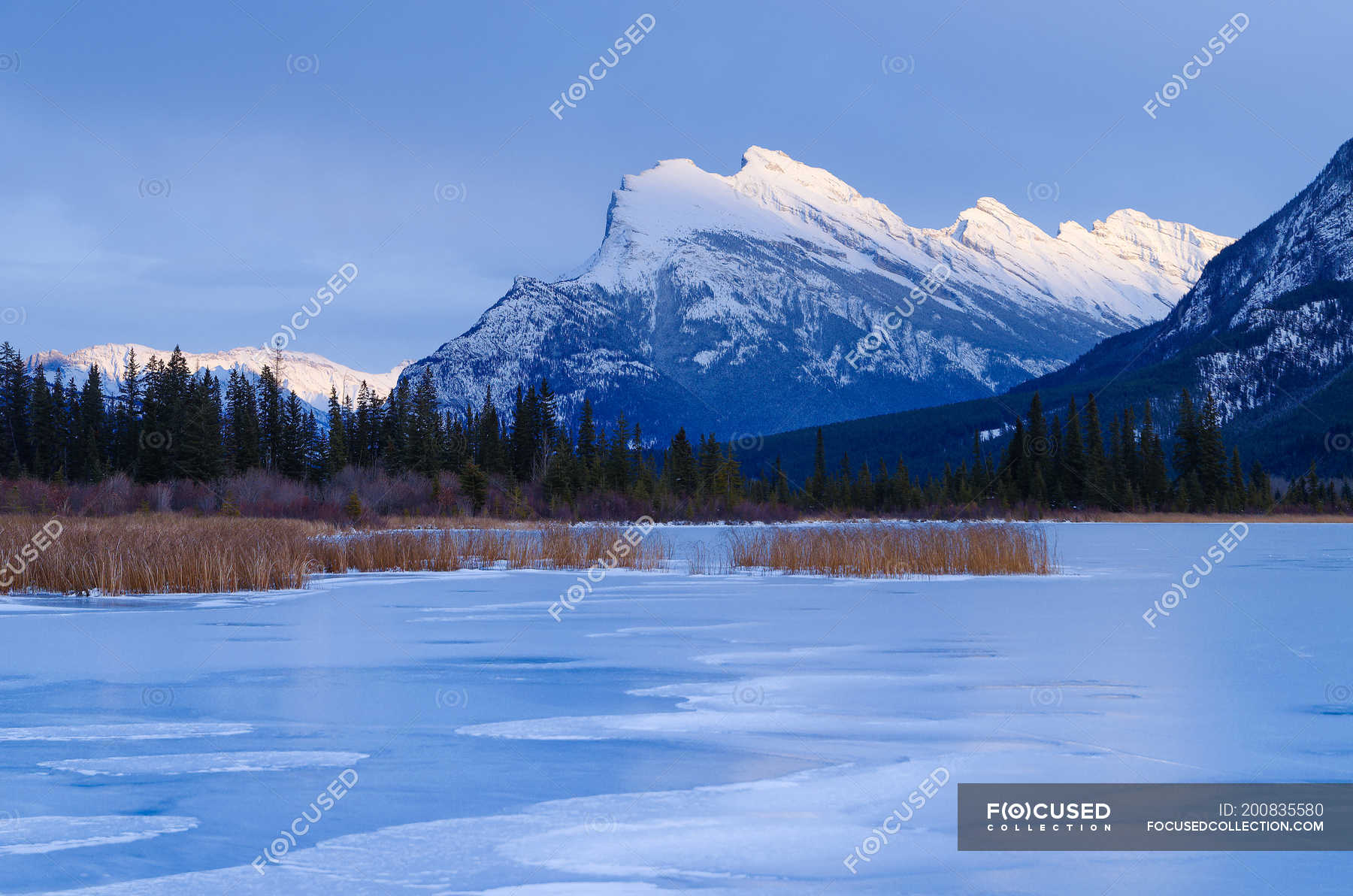 Vermillion Lakes Mount Rundle In Banff National Park Wallpapers