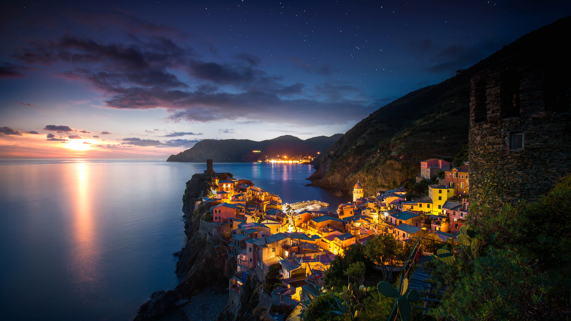 Vernazza Italy Sea And Mountains Nature Landscape Wallpapers