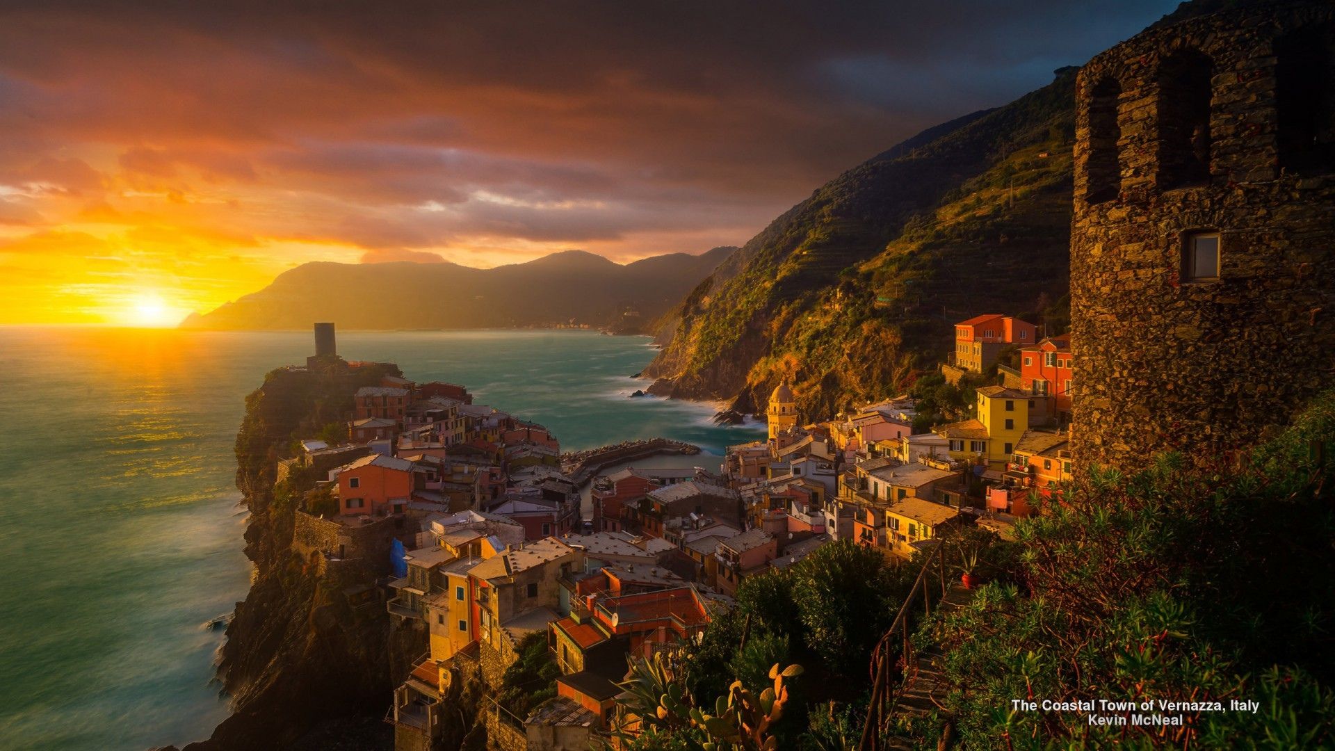 Vernazza Italy Sea And Mountains Nature Landscape Wallpapers